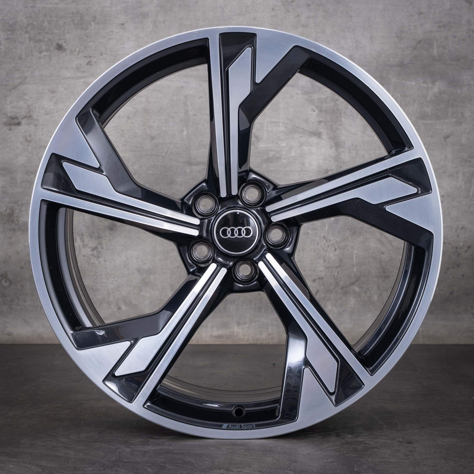 OEM Audi RS4 RS5 20inch B9 8W F5 Flag 8W0601025DT rims Black diamond cut