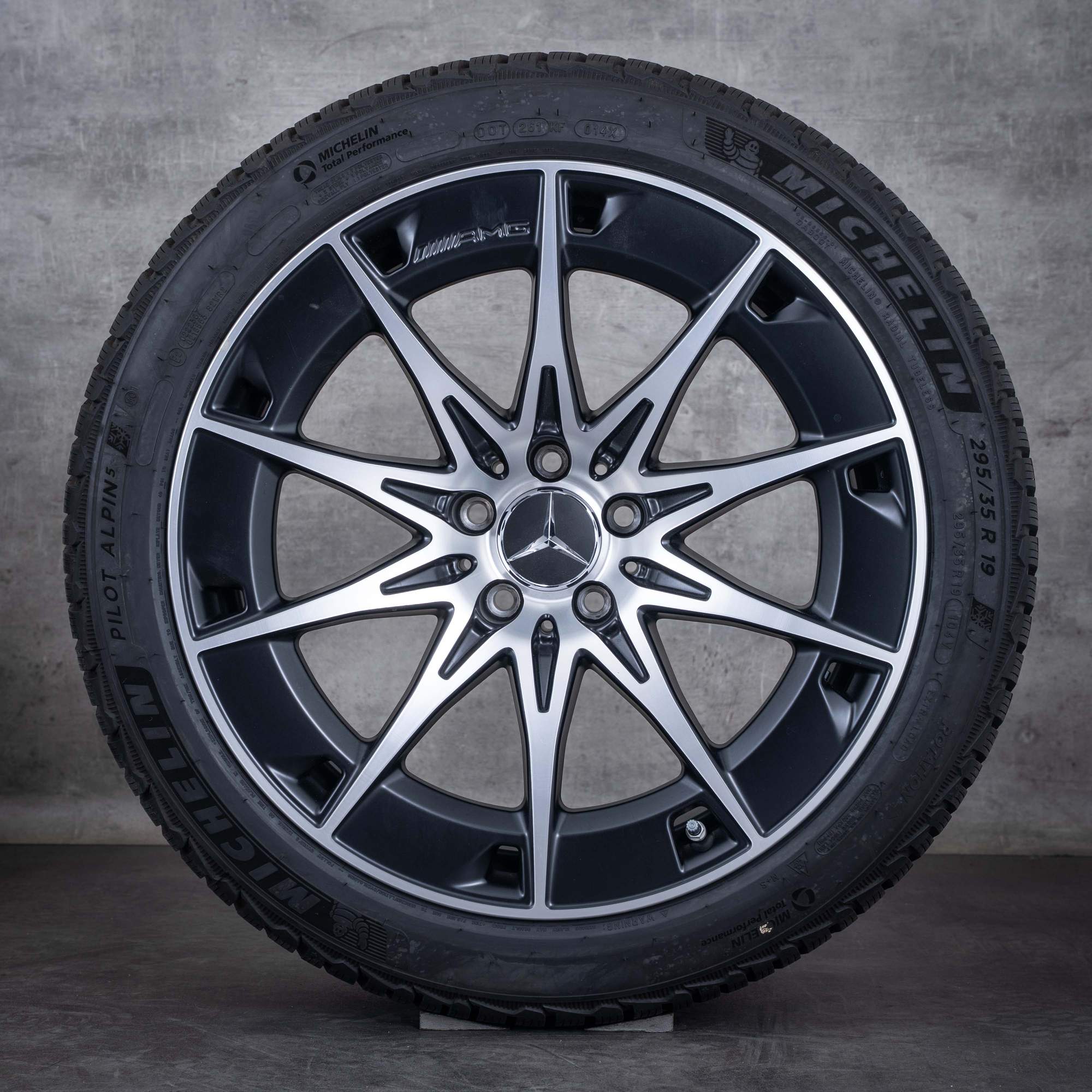 Oryginalne koła zimowe Mercedes Benz CLE 53 AMG 19 cali C236 A236 Felgi A2364012700 A2364012800 czarny mat Polerowane
