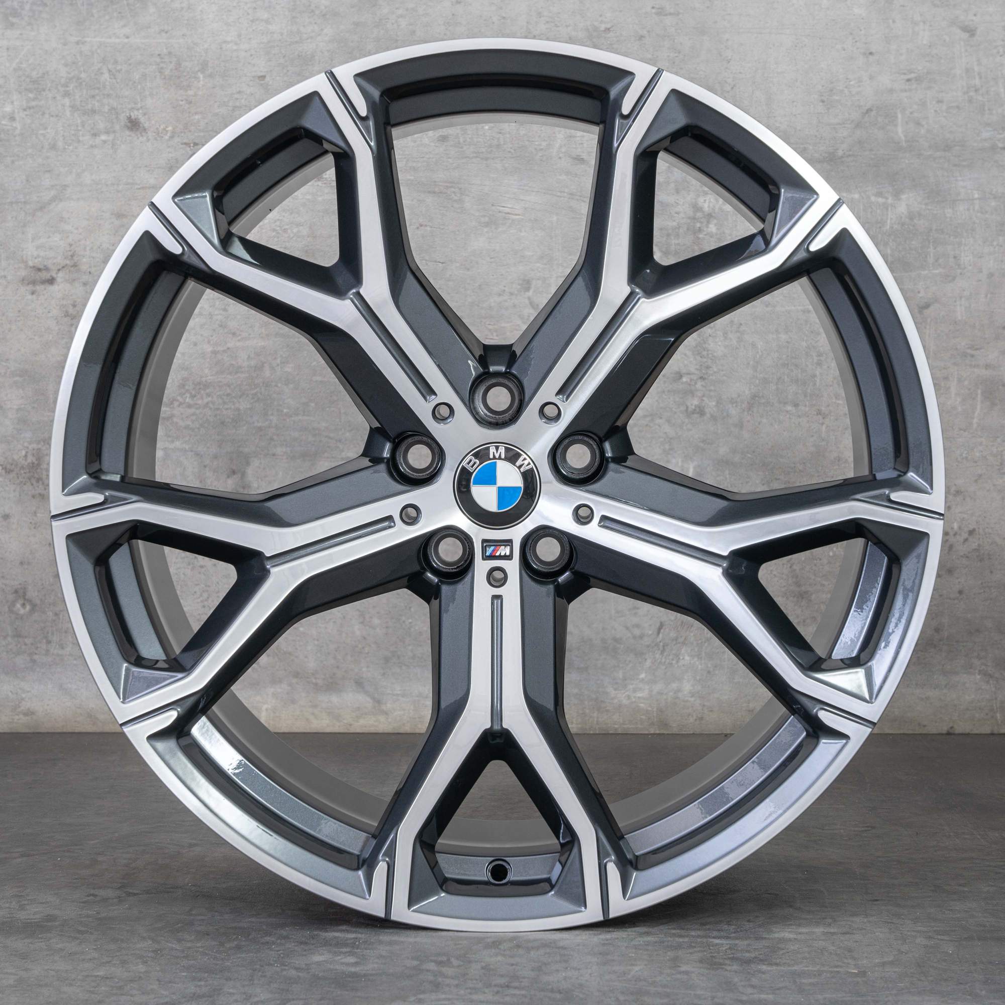 Oryginał BMW X5 X6 21 cali G05 G06 felgi stylizacja 741 M 8071998 8071999 orbit szary polerowane NOWOŚĆ