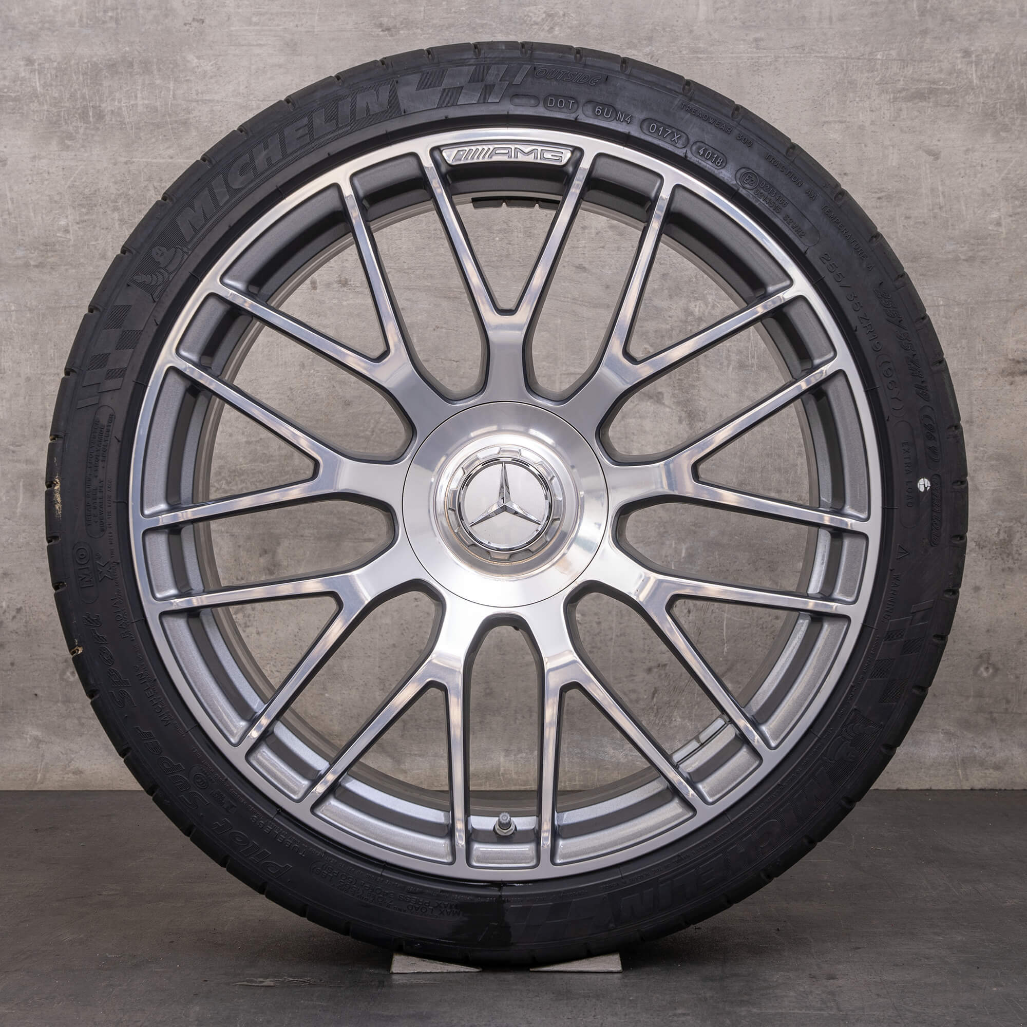 Original Mercedes Benz AMG C63 & S vinterhjul 19 tum C205 A205 fälgar / fälg A2054015900 A2054016000 himalaya grey gloss turned