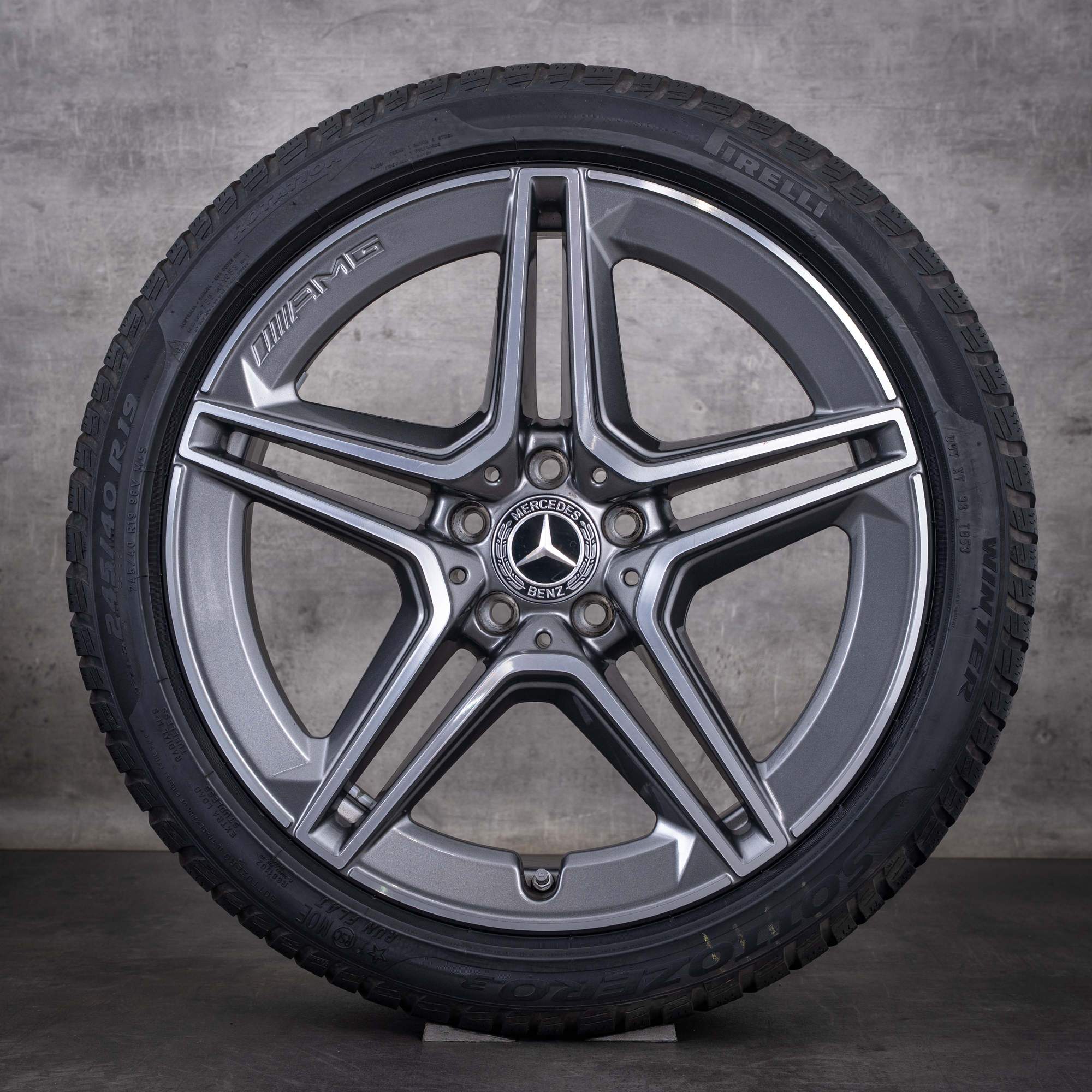 Oryginalne koła zimowe Mercedes-Benz CLS AMG 19 cali felgi C257 A2574011500 kolor himalaya grey w wersji z efektem diamond cut