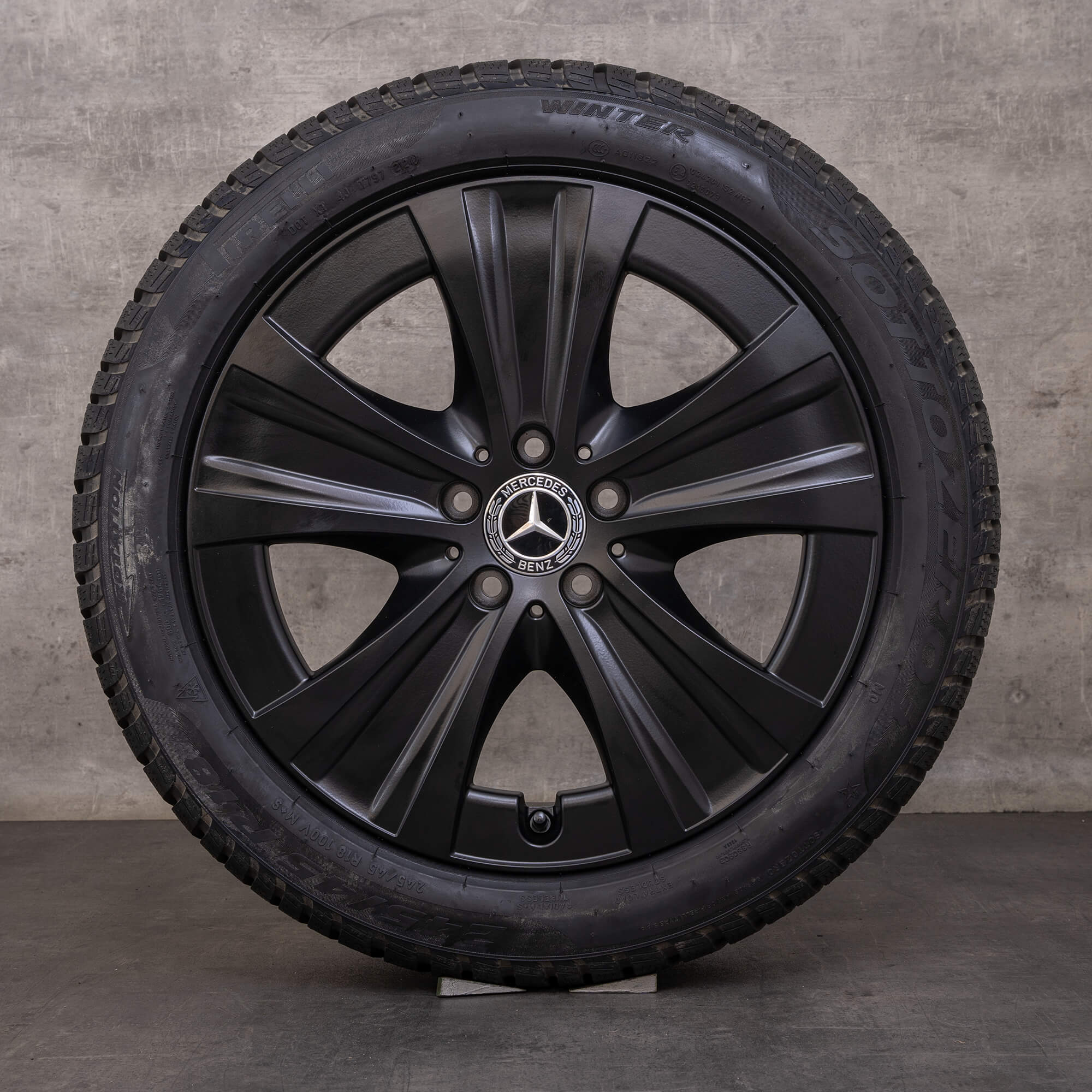 Alkuperäiset Mercedes Benz E-sarjan talvirenkaat 18 tuuman W213 S213 C238 A238 vanteet A2134013700 musta matta