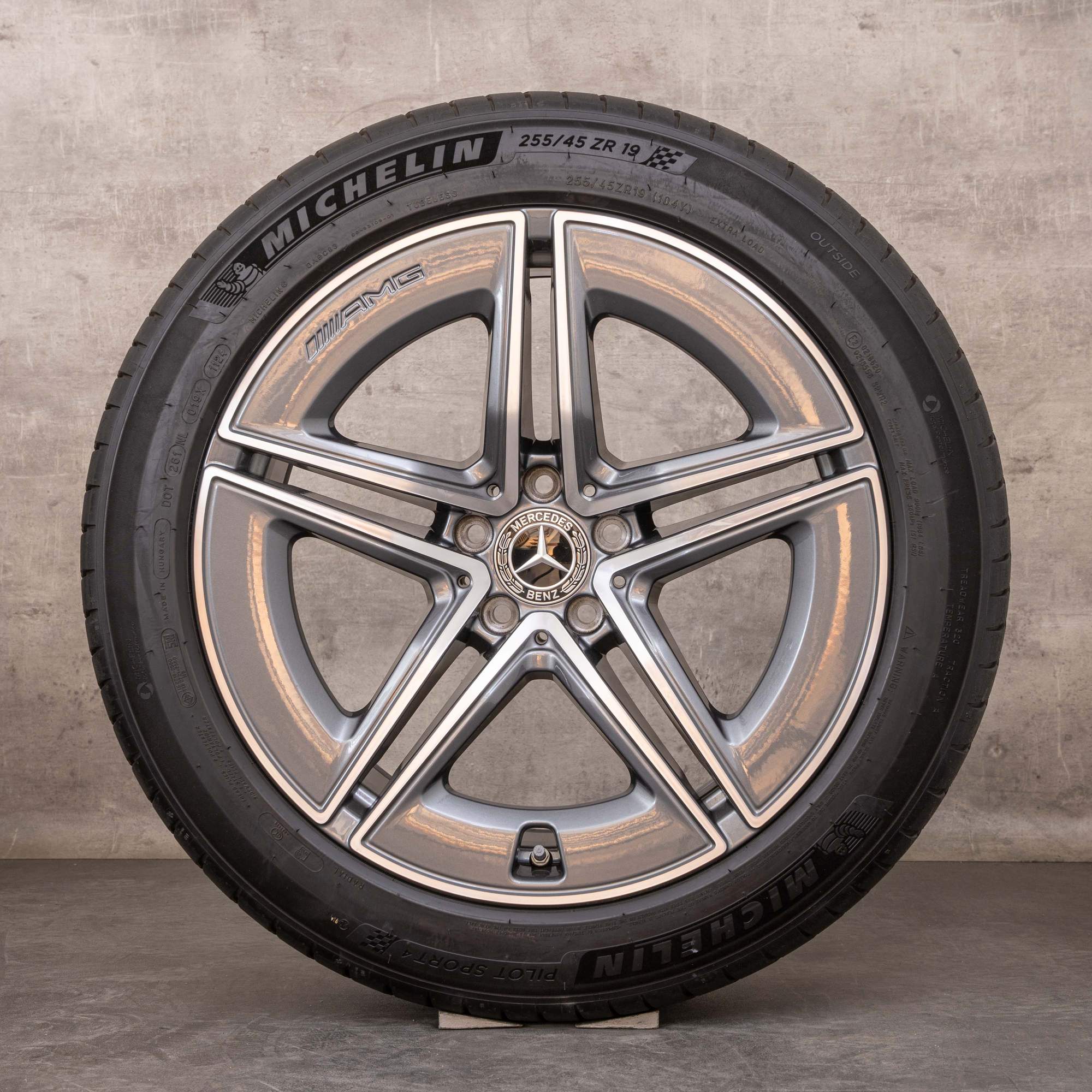 Oryginał Mercedes Benz Klasa E E53 hybrid AMG koła zimowe 19 cali 214 felgi A2144010900 A2144011000 himalaya szary Polerowane