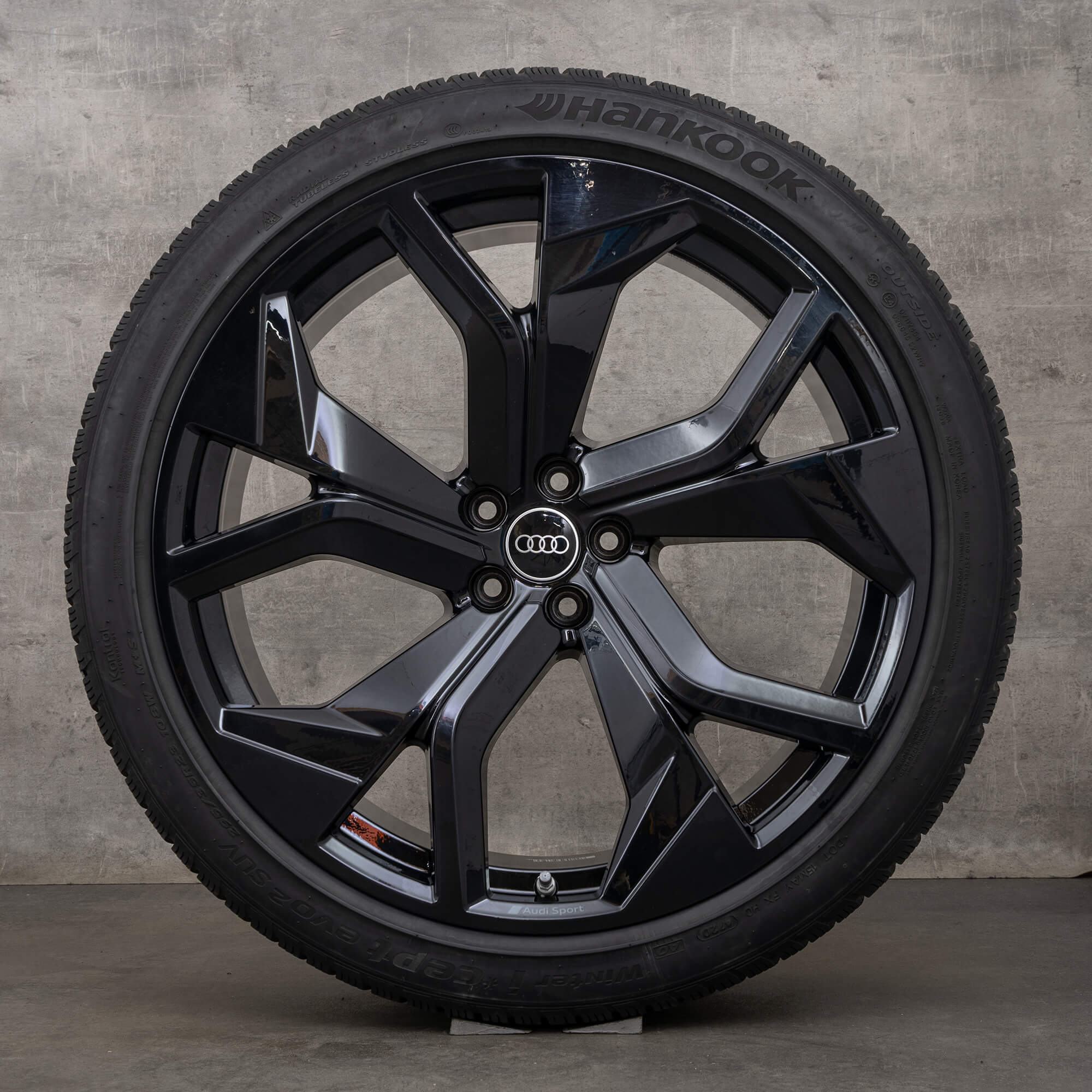Audi RS Q8 4M8 winter wheels 23 inch rims tires 4M8601025AP black