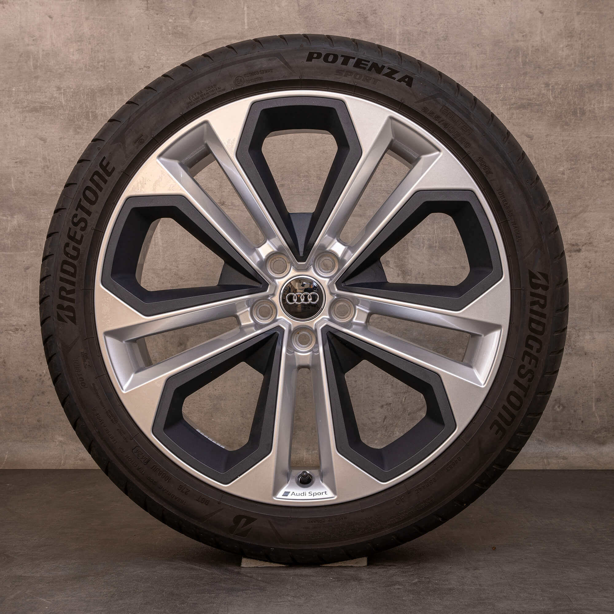 Originele Audi Q3 RS & Sportback velgen 20 inch F3 zomerwielen 83A601025E zilver glans grijs mat