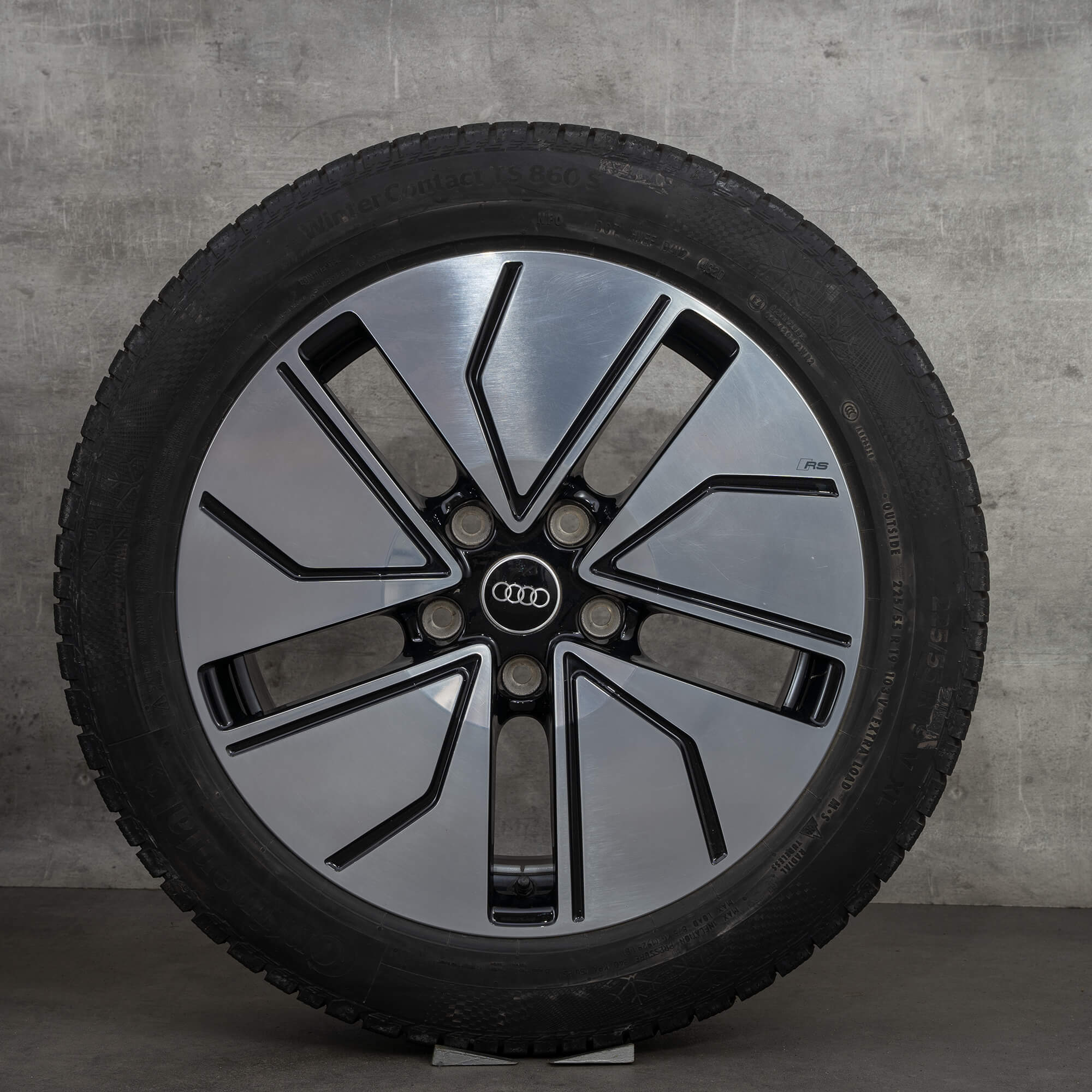 Audi 19 Zoll Felgen e-tron GT 4J Winterreifen Winterräder Aero-Design