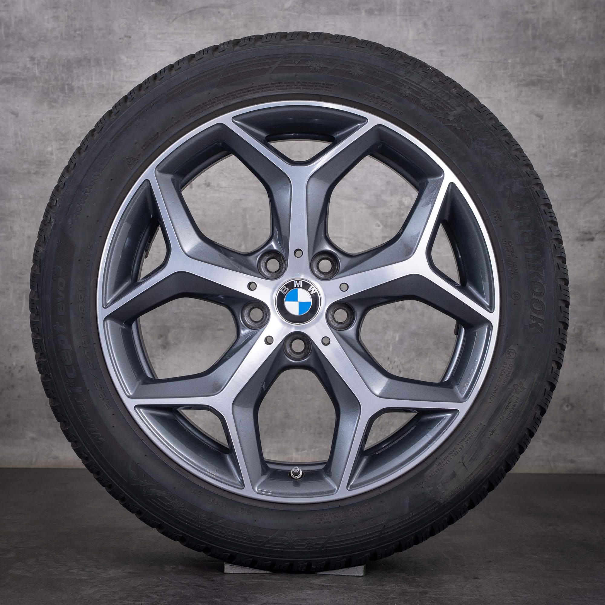 Alkuperäiset BMW X1 X2 -talvirenkaat 18 tuumaa F48 F39 -vanteet Styling 569 6856070 orbit grey diamond cut