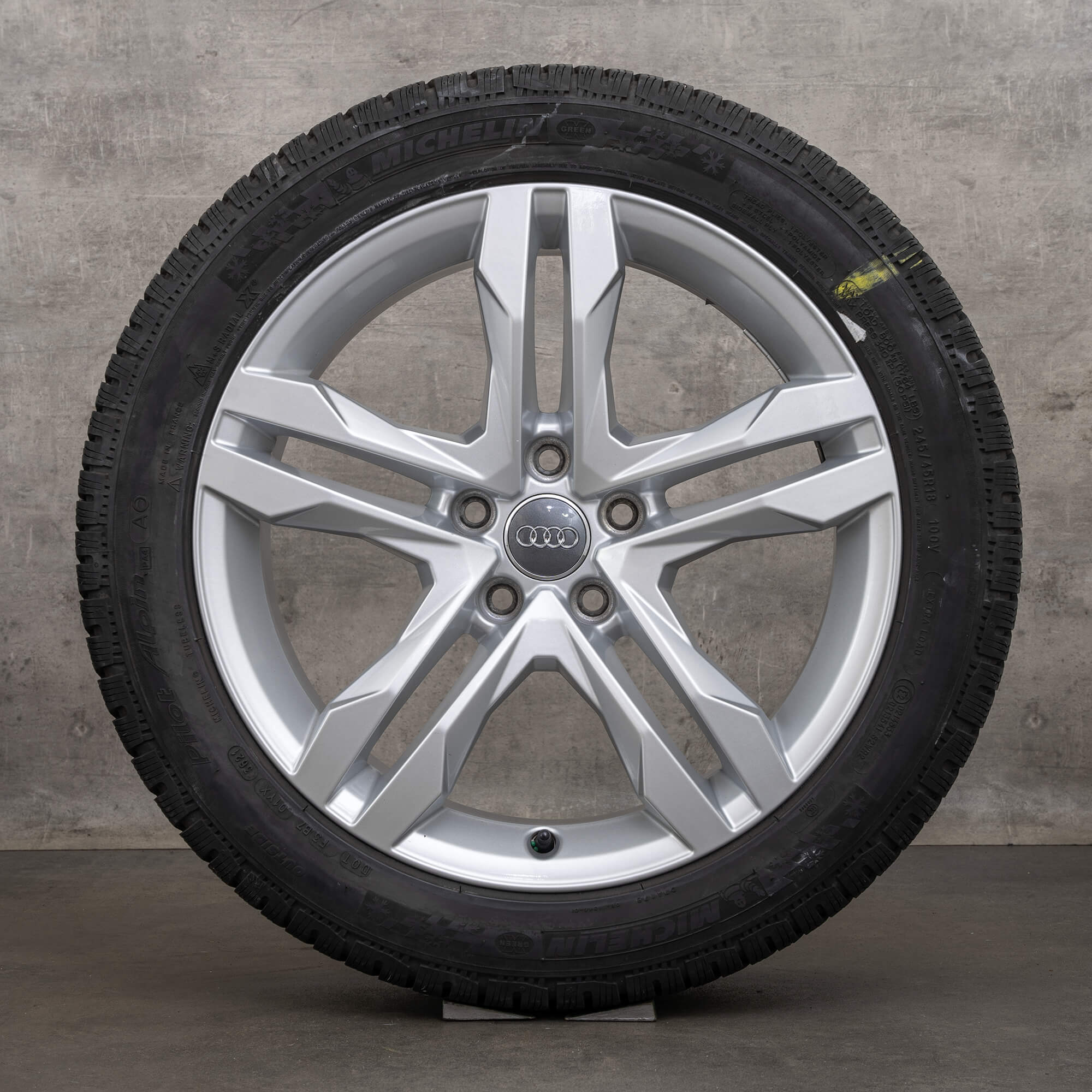 OEM Audi A4 Allroad winter wheels 18 inch B9 8W rims Dynamic 8W9601025B silver