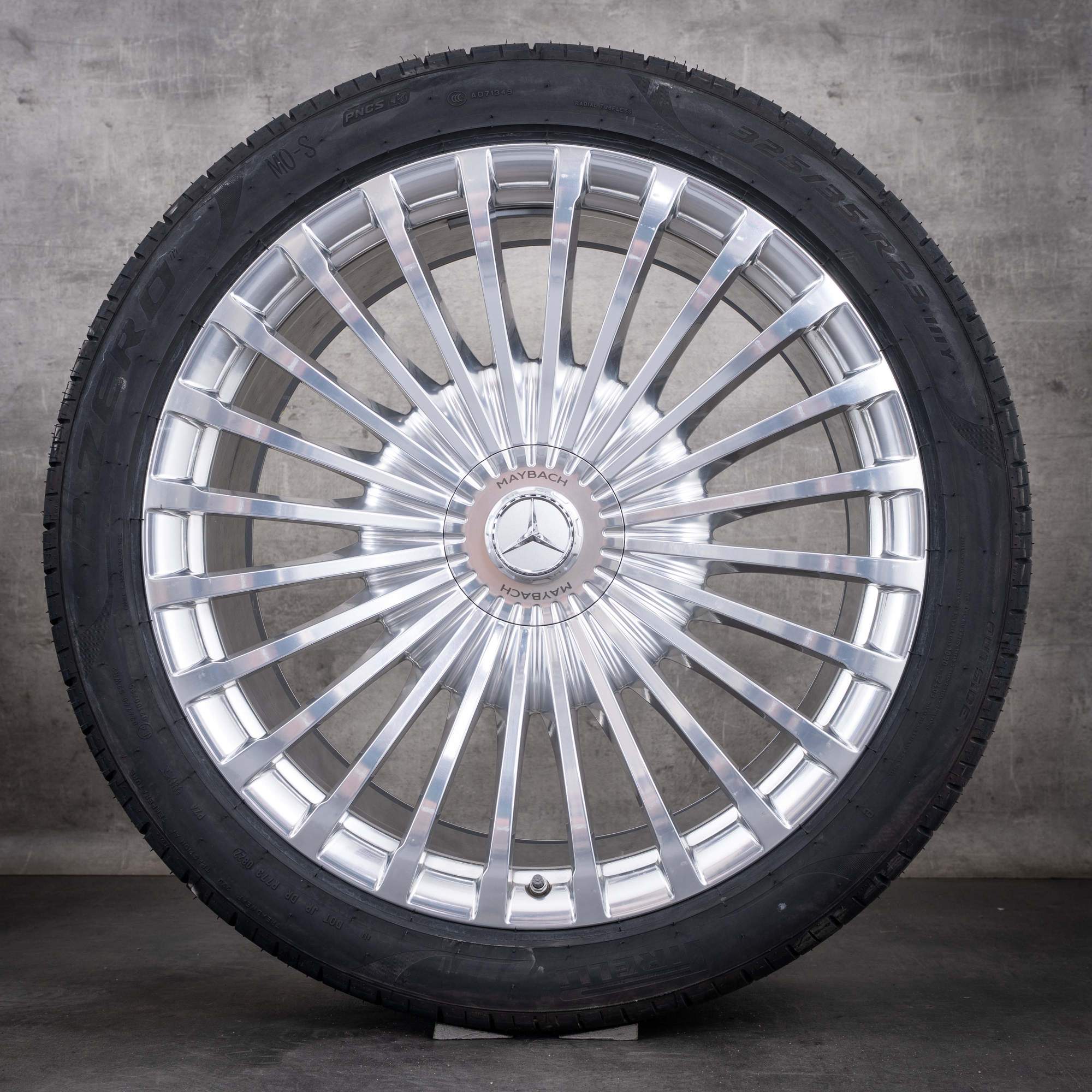 Jantes originais MAYBACH GLS 600 de 23 polegadas X167 pneus de verão A1674011600 A1674011700 cromados