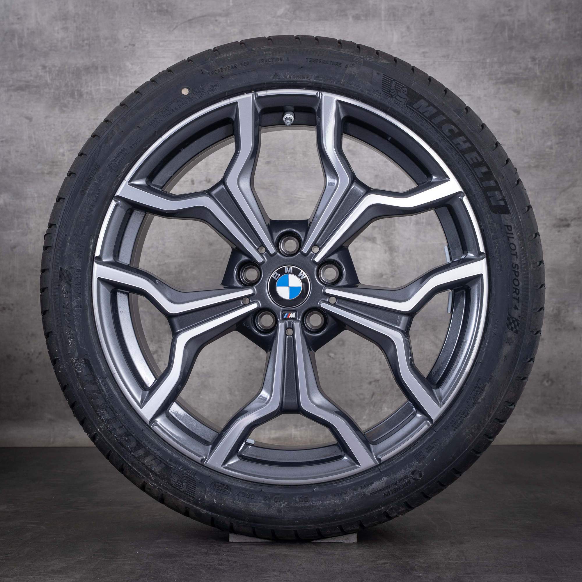 Original BMW X1 iX1 X2 iX2 Winterräder 18 Zoll U11 U10 Felgen Styling 838 M 6891179 midnight grey glanzgedreht - Rad 4 von 4