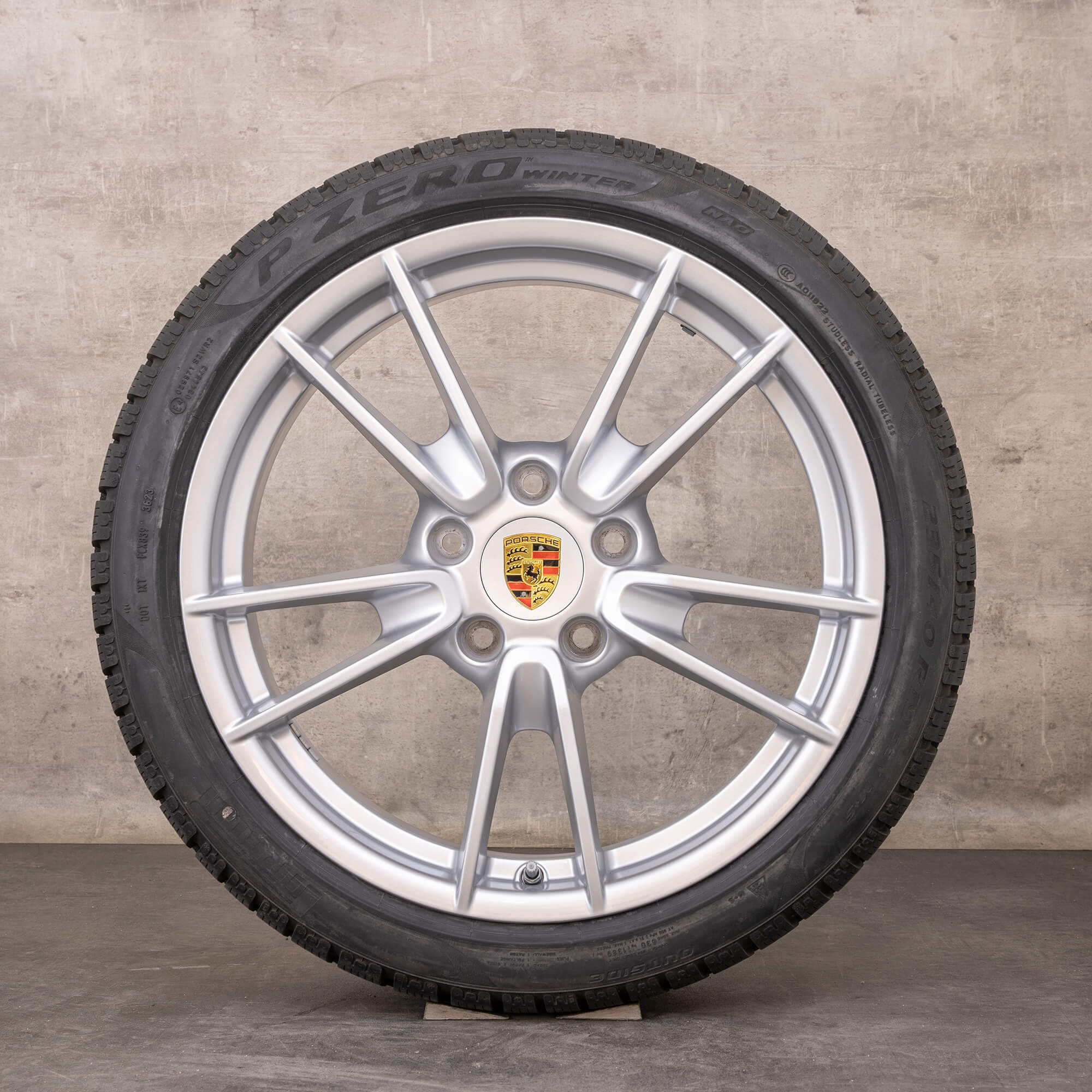 Oryginalne koła zimowe Porsche 911 19 20 cali 992 I Felgi Carrera 992601025 992601025B srebrny połysk