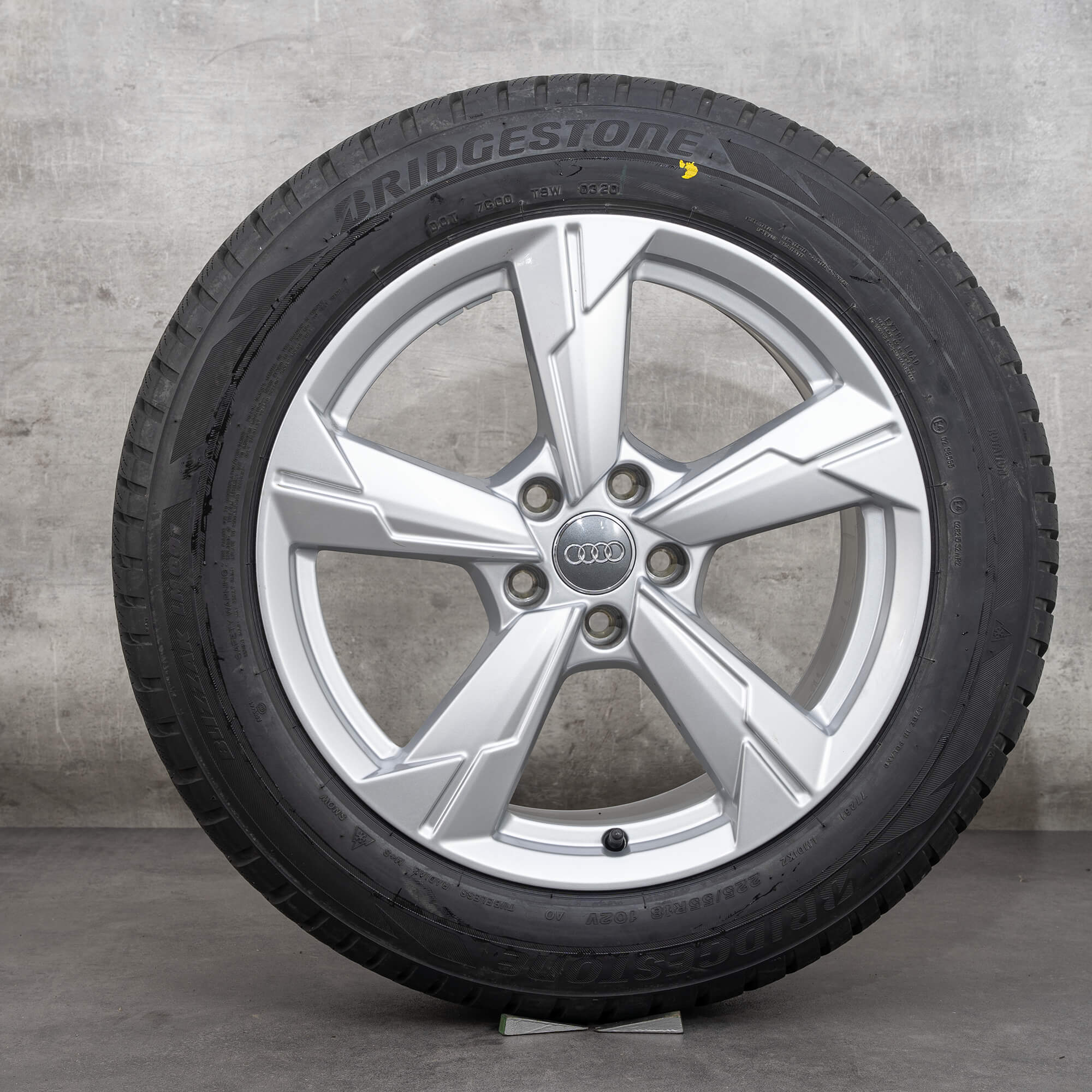 Genuine Audi A6 jante vară 18 inch 4K C8 4K0601025CE argintiu