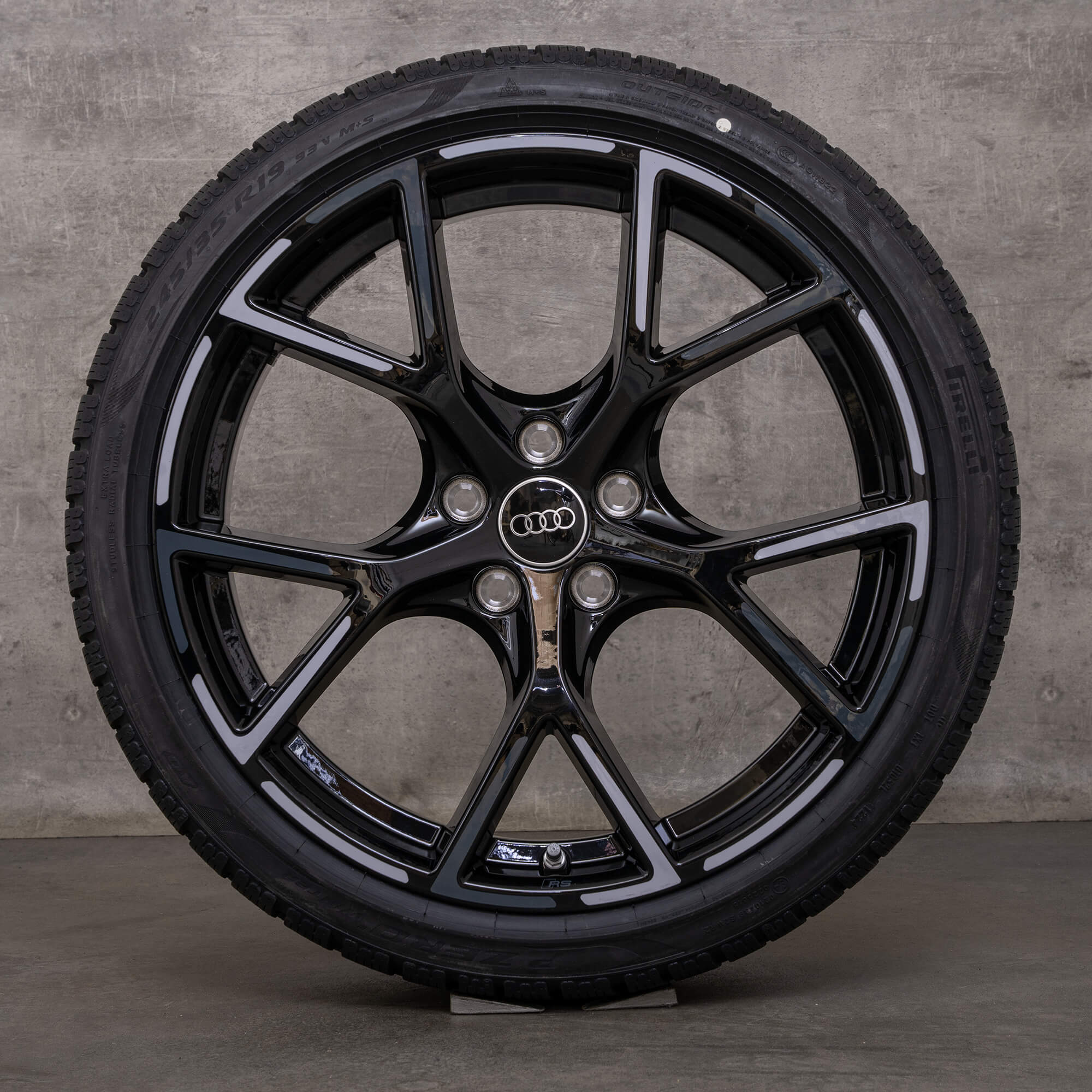 Originální zimni alu kola Audi RS3 19" 8Y disky 8Y0601025BP 8Y0601025BQ černé NOVÉ