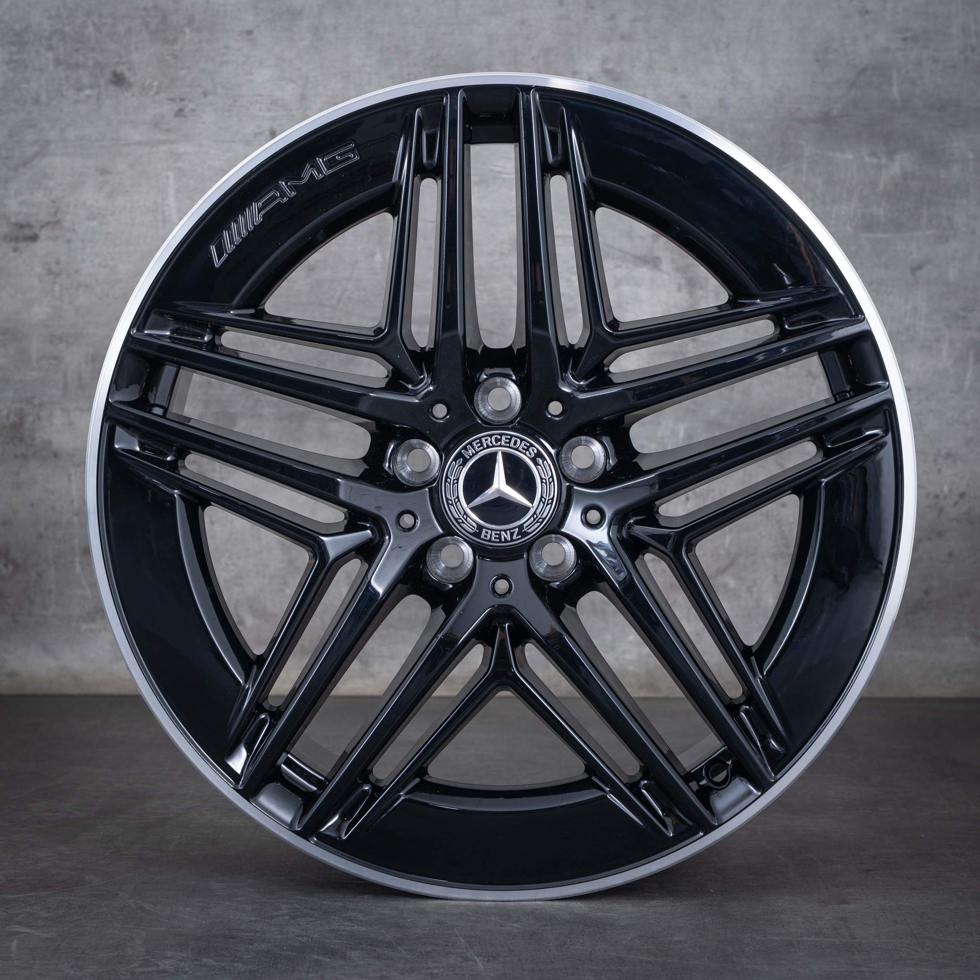 Alkuperäiset Mercedes Benz V-sarjan AMG-vanteet 19 tuuman W447 kesäpyörät A4474018000 musta kiiltävä sorvattu UUTUUS