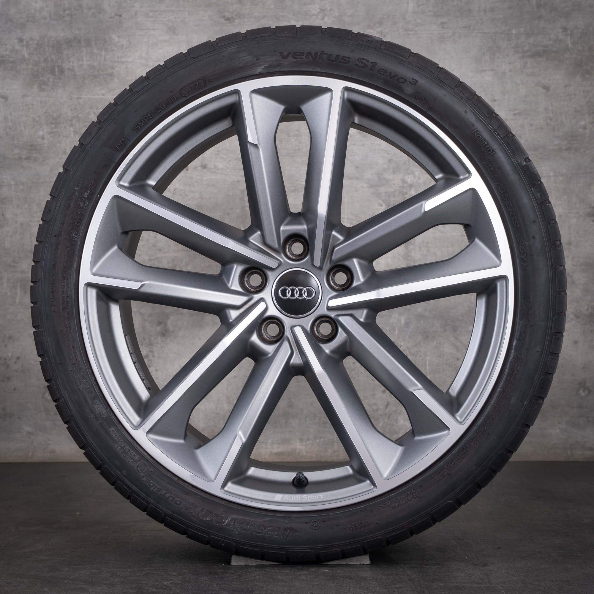 Original Audi A5 S5 Winterräder 19 Zoll 8W B9 F5 Felgen 8W0601025DC titan matt front glanzgedreht - Rad 4 von 4