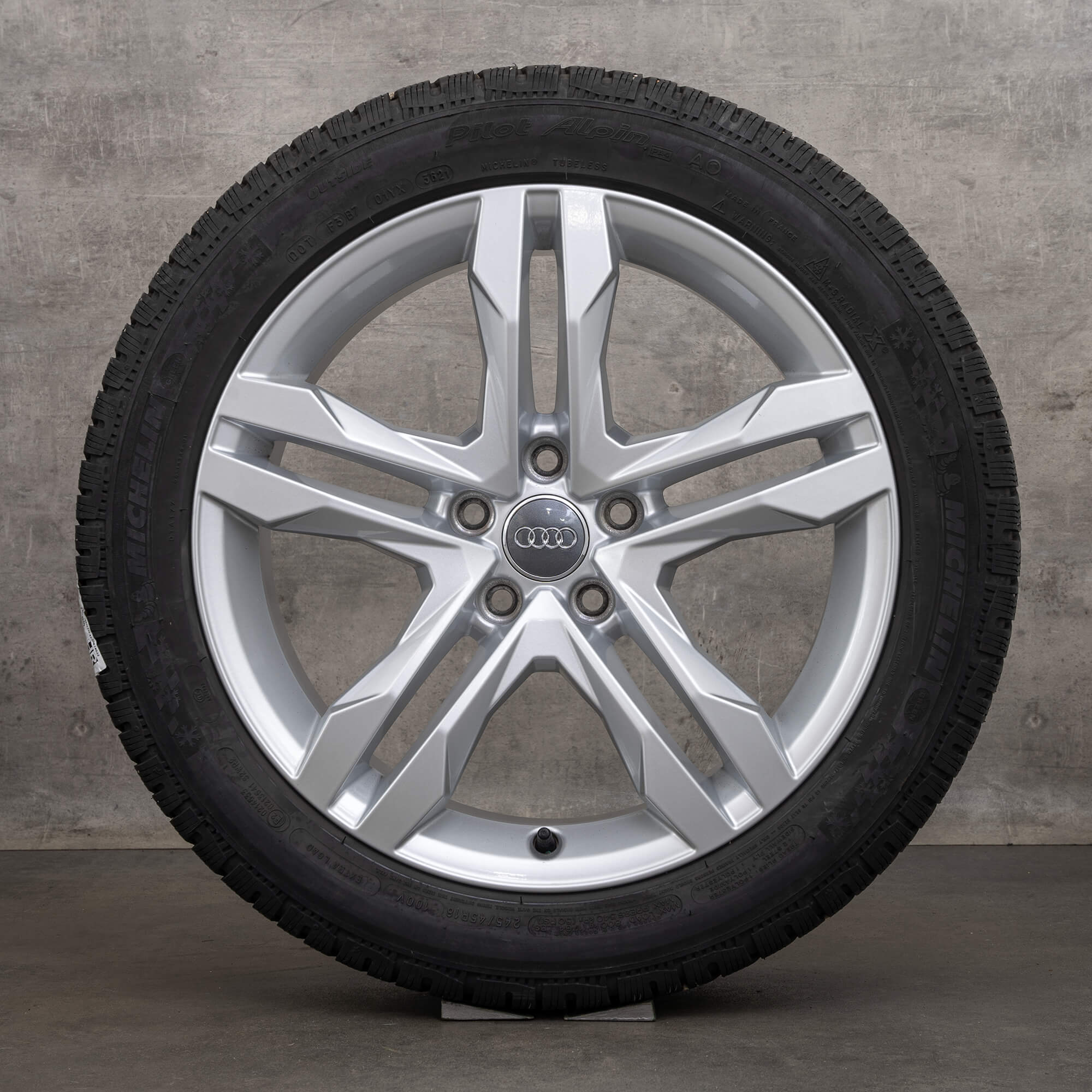 OEM Audi A4 Allroad winter wheels 18 inch B9 8W rims Dynamic 8W9601025B silver