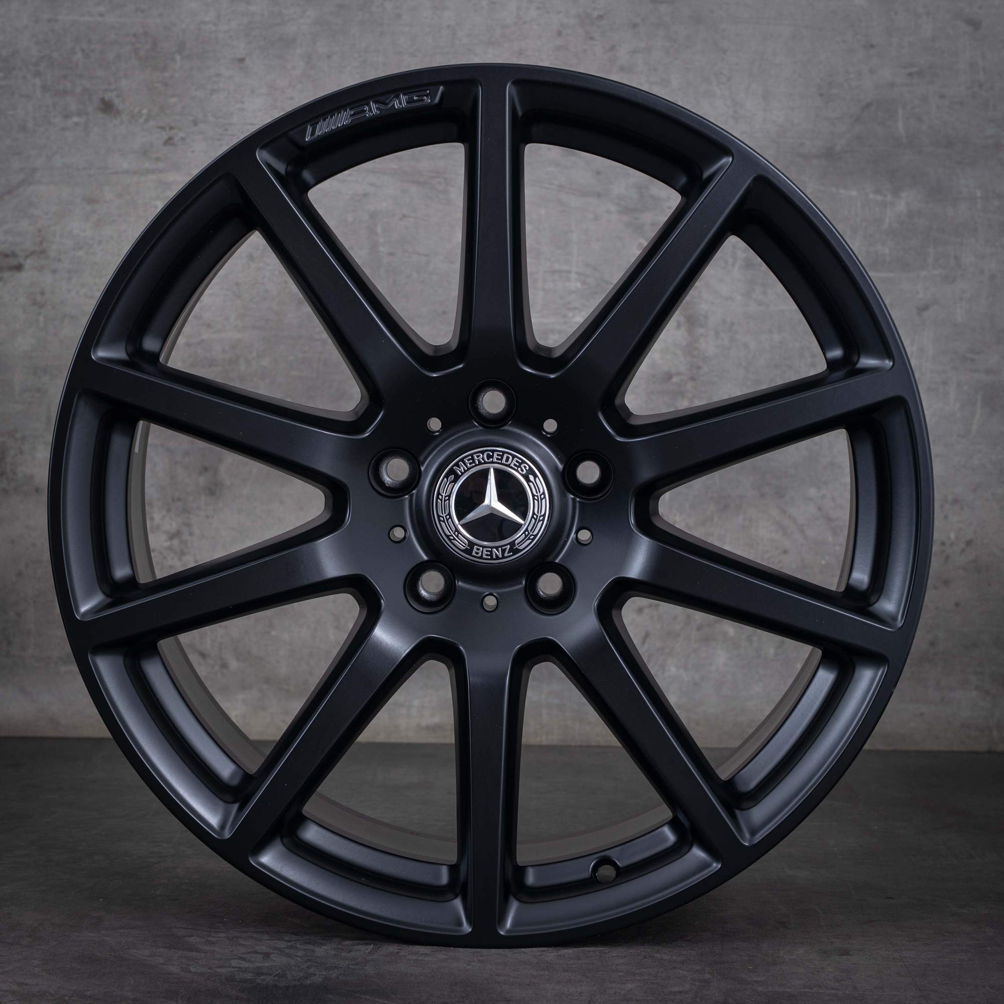 Originalní ráfky na auto Mercedes Benz Třída G G63 AMG 20 palců W463A W465 A4634011800 černá matná