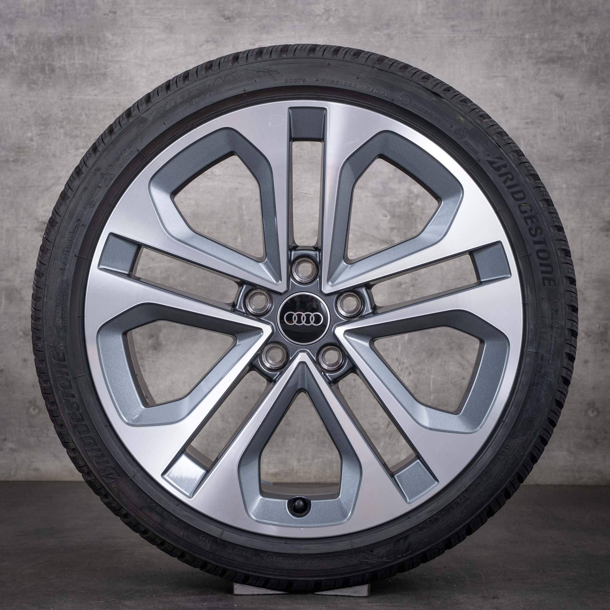 Original Audi A3 S3 Winterräder 18 Zoll 8Y Felgen 8Y0601025CE anthrazit glanzgedreht