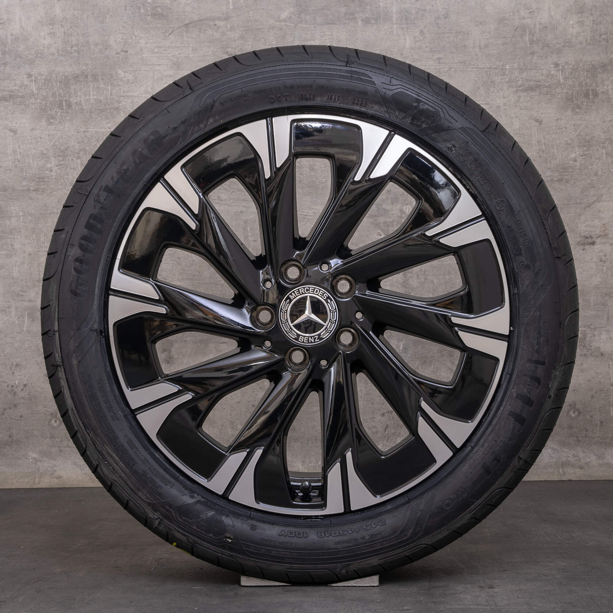 Oryginalne felgi Mercedes Benz EQV 18 cali W447 koła letnie A4484011500 czarne polerowane NOWE