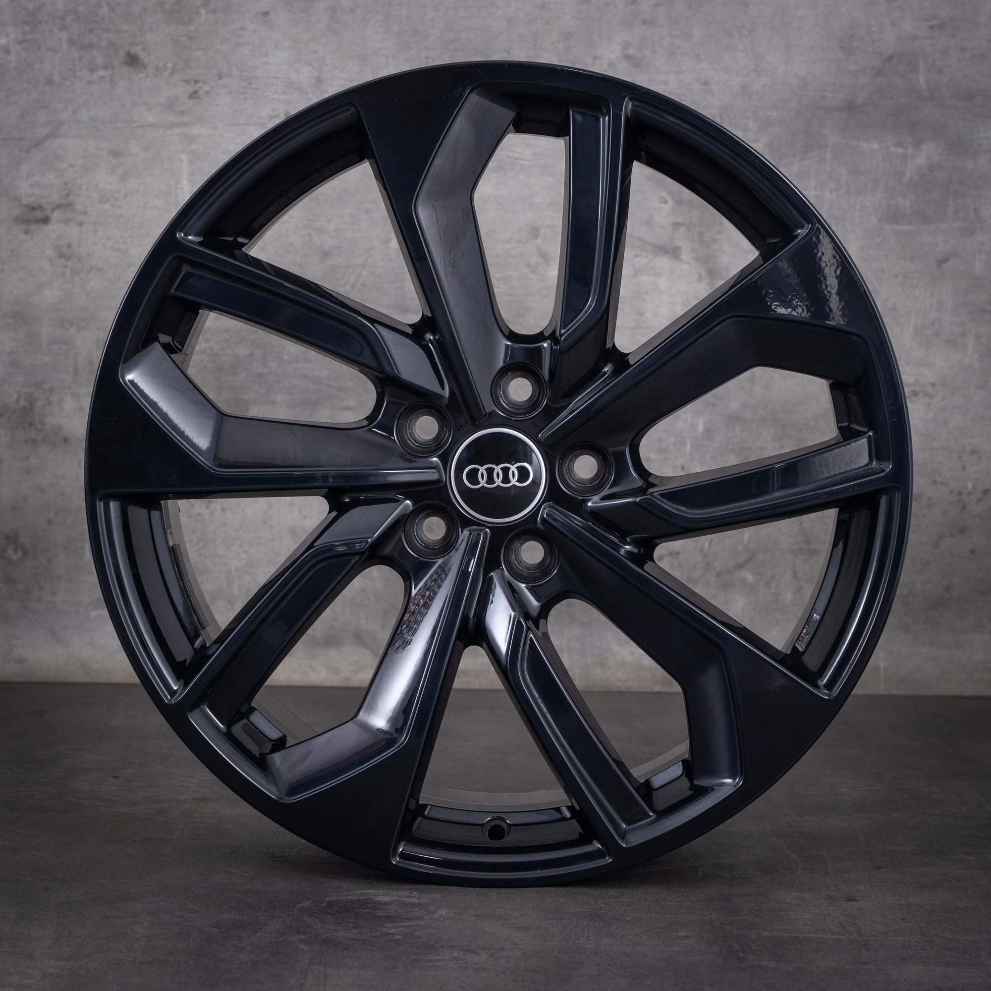 Original Audi A3 S3 8Y 19 Zoll Felgen 8Y0601025S Edge schwarz glanz
