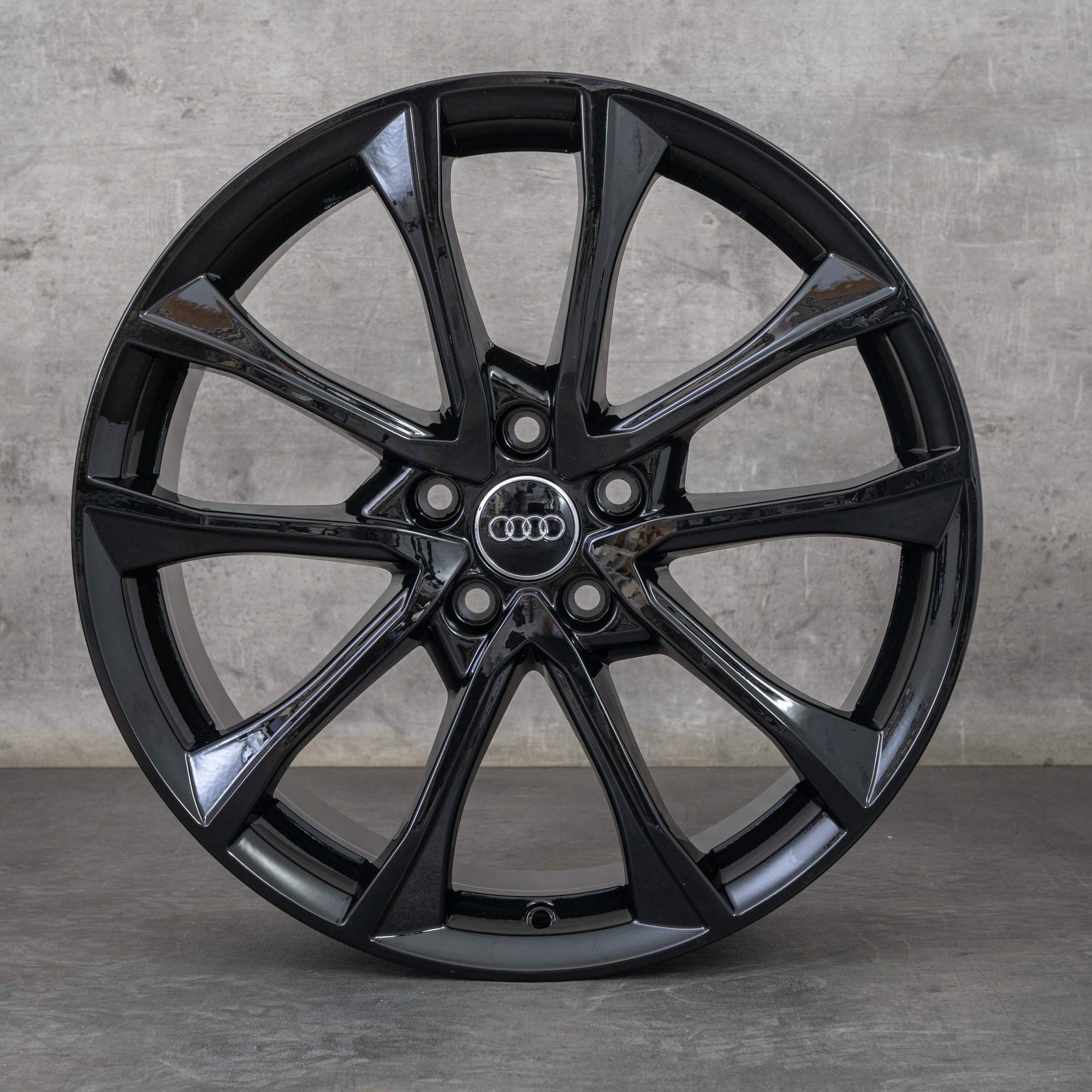 Alkuperäiset Aidot Audi A4 S4 vanteet 19 tuuman B9 8W 8W0601025BF musta kiiltävä