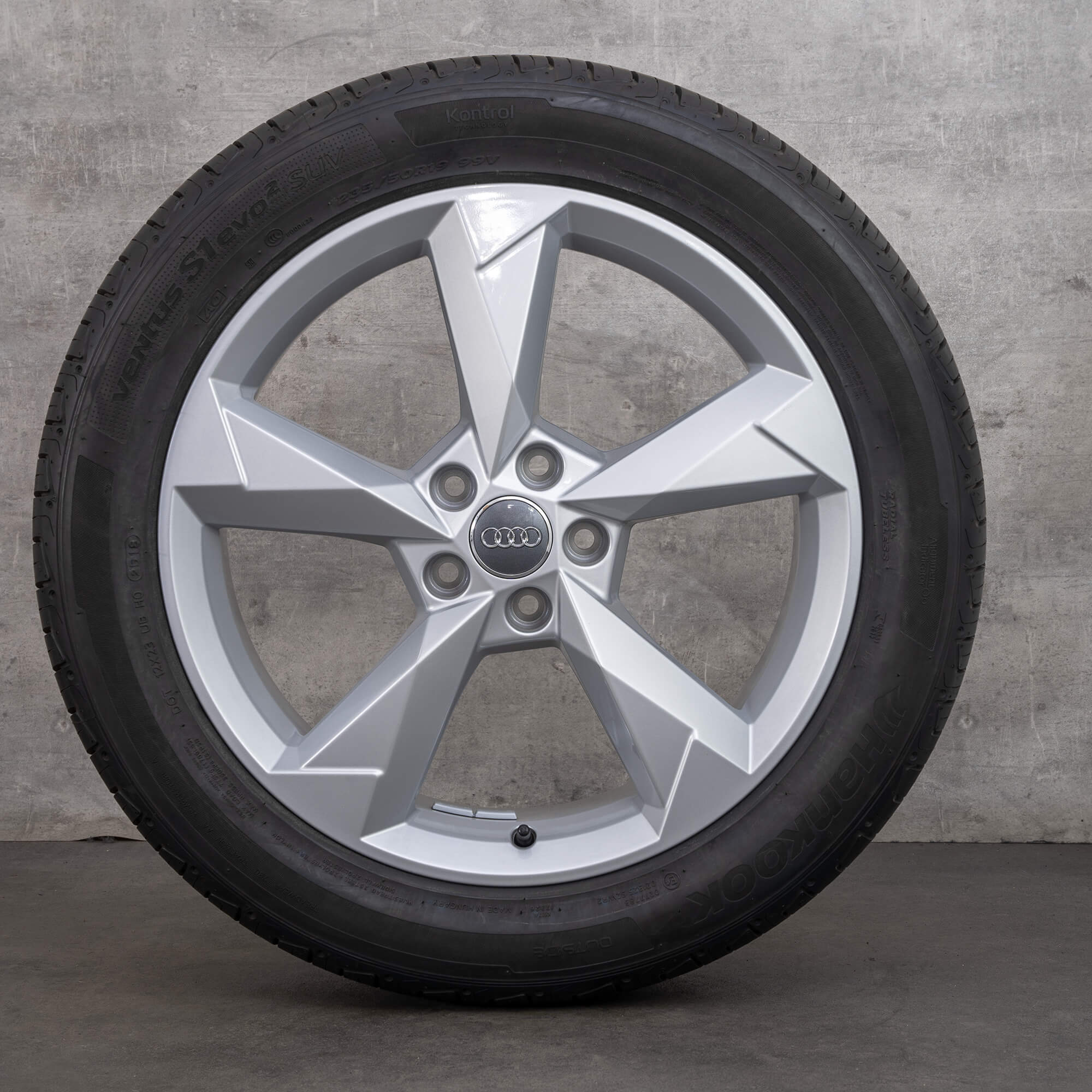 Alkuperäiset Audi Q3 -vanteet 19 tuuman F3-kesäpyörät 83A601025N Dynamic Design musta kiiltäväpintainen