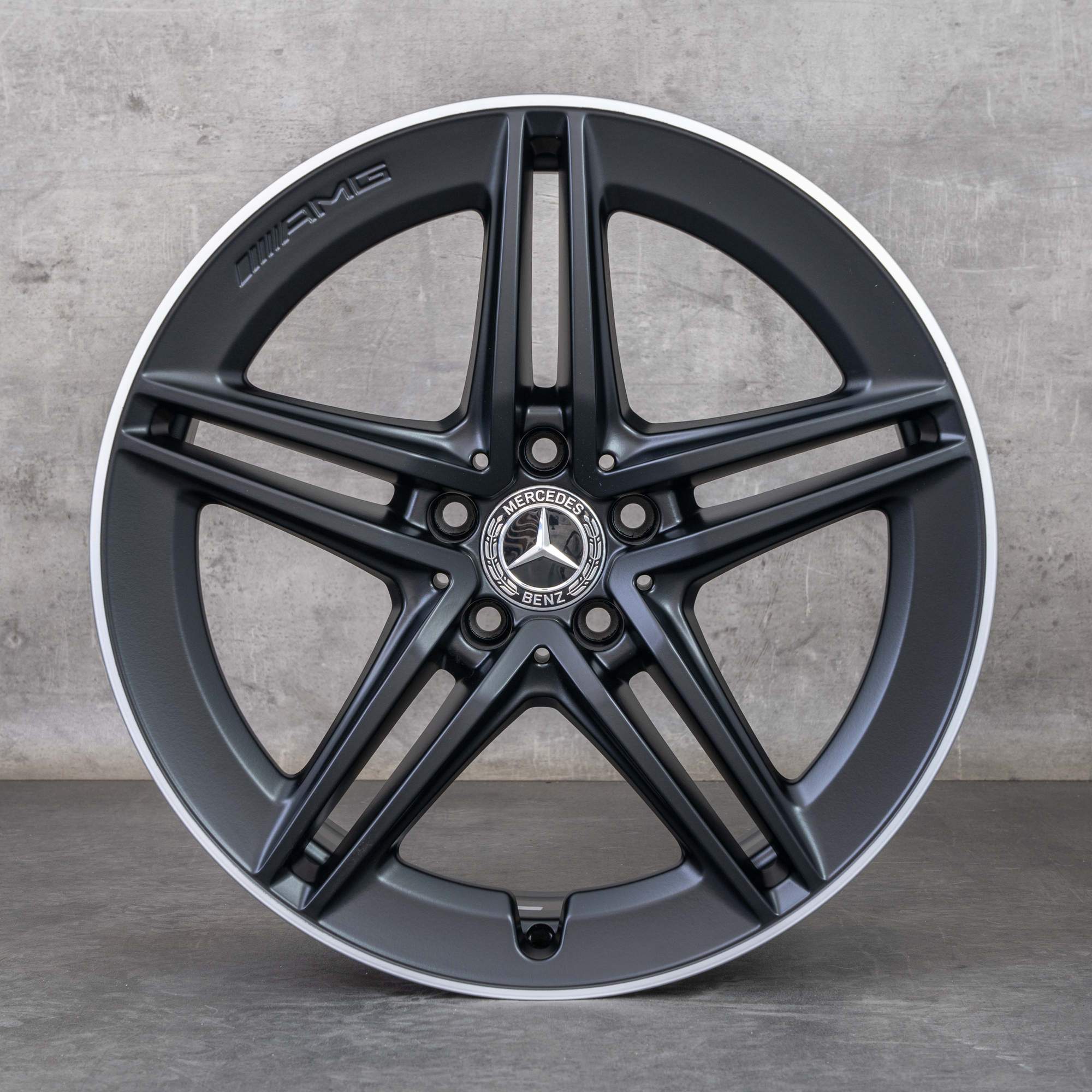 Oryginał Mercedes Benz Klasa A 45 CLA AMG Felgi 19 cali W177 X118 C118 A1774012300 czarny mat Polerowane NOWOŚĆ