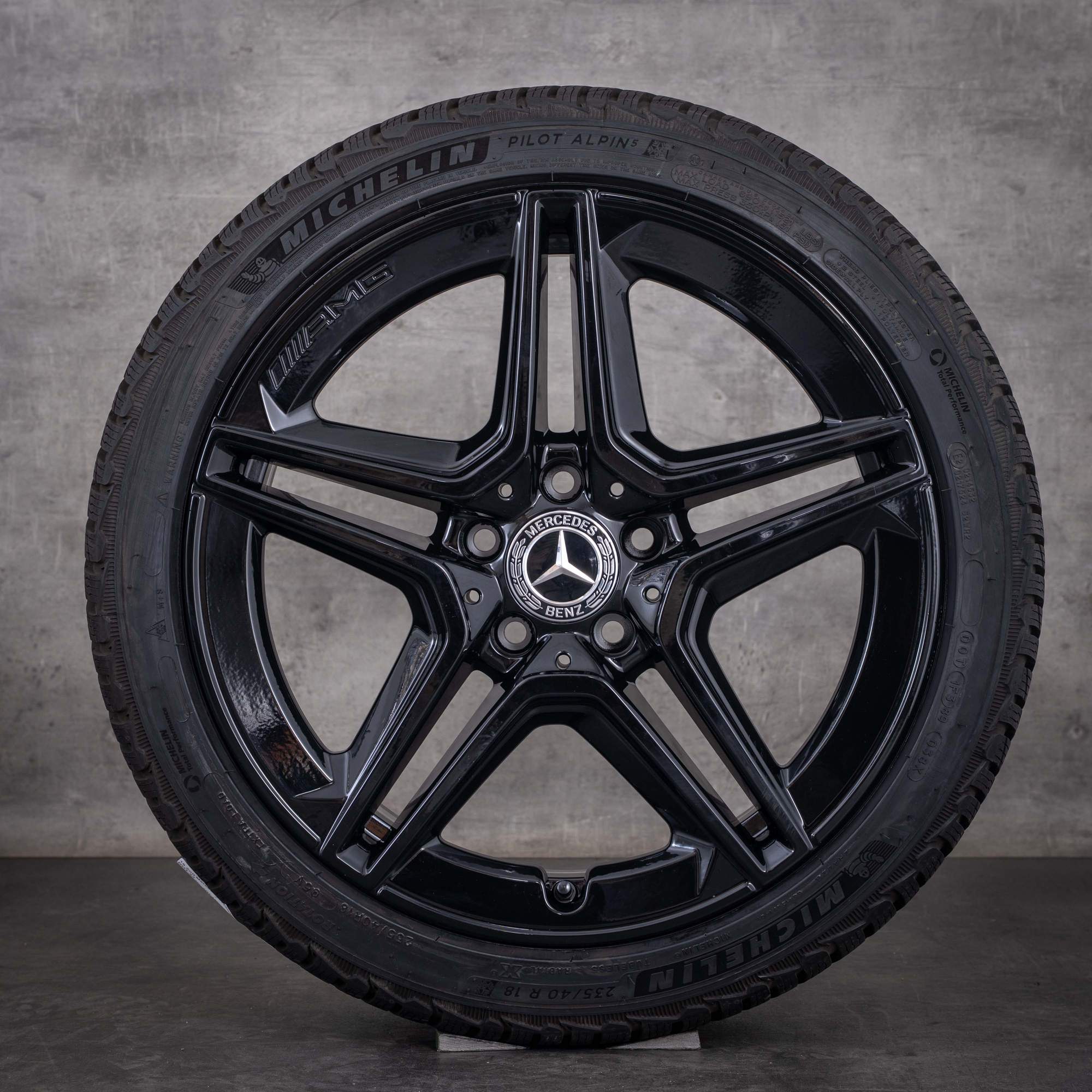Original Mercedes Benz CLA 35 AMG Winterräder 18 Zoll C118 X118 Felgen A1184010200 schwarz glanz