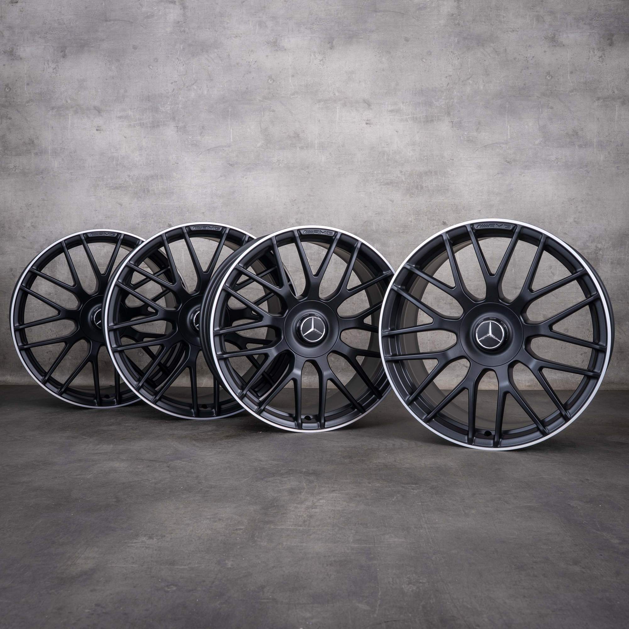 Originale Mercedes-Benz C-Klasse C63 & S AMG-felger 19–20 tommer C205 A205 A2054015900 A2054016100 matt svart frontpolert