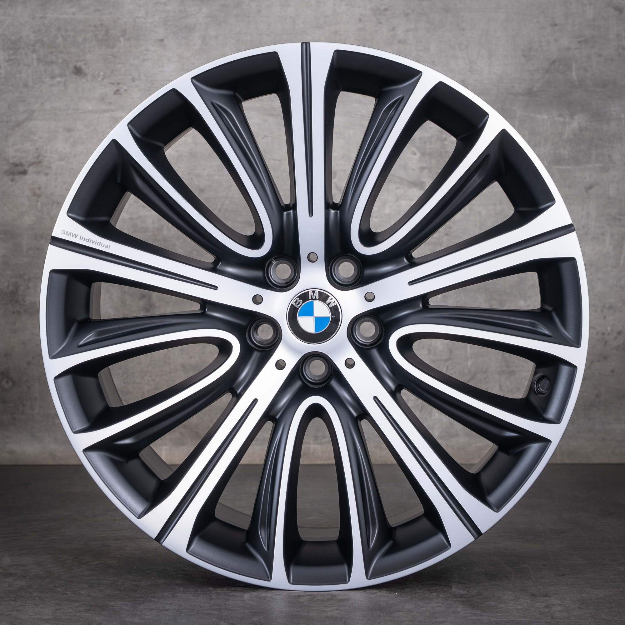 Oryginalne felgi BMW serii 7 i Serie 6 GT 20 cali G11 G12 G32 6863110 6863111 stylizacja 628 czarne matowe z efektem diamond cut NOWE