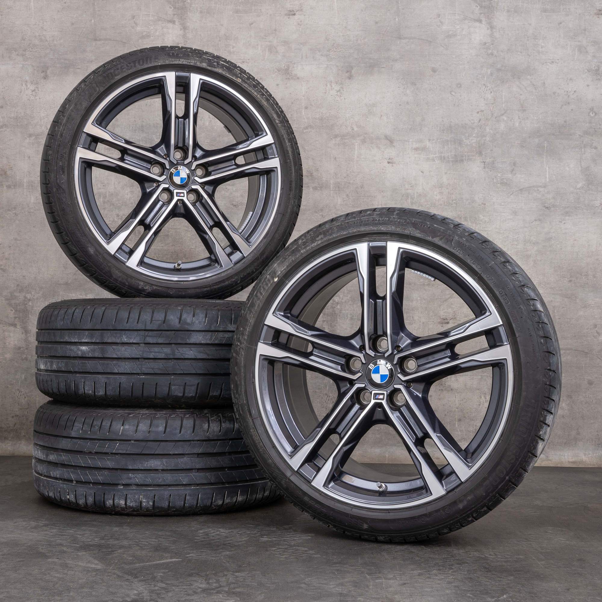 Oryginalne koła zimowe BMW 1er 2er 18 cali F40 F44 Gran Coupe felgi stylizowane 819 8092352 orbitgrey glanzgedreht
