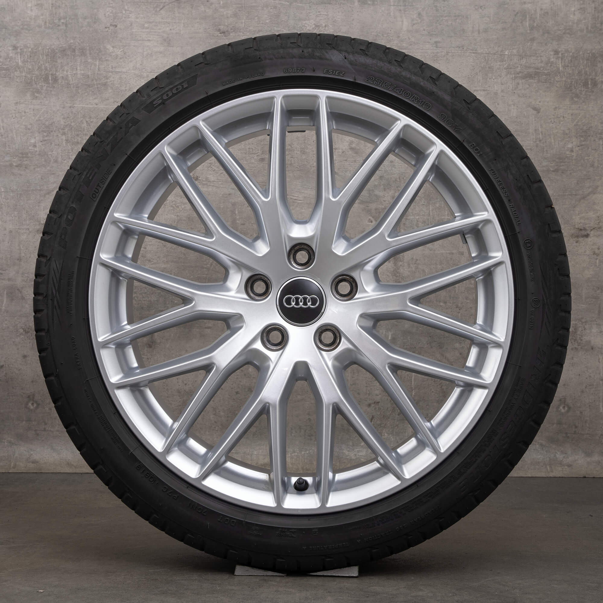Audi Q2 SQ2 GA 19 Zoll Felgen Sommerräder Sommerreifen Alufelgen 81A601025L