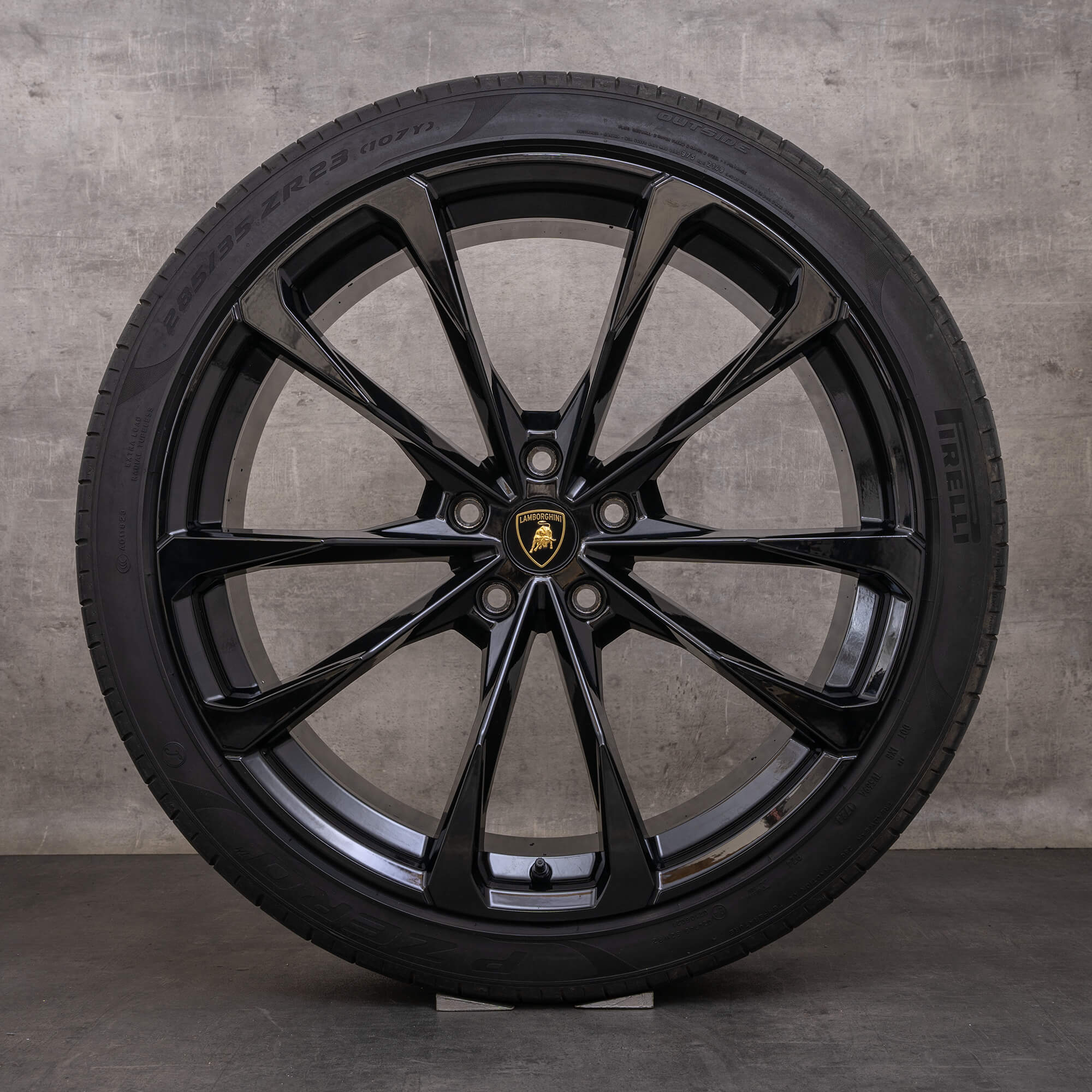 OEM Lamborghini Urus rims 23 inch summer wheels 4ML601025CP 4ML601025CR black glossy