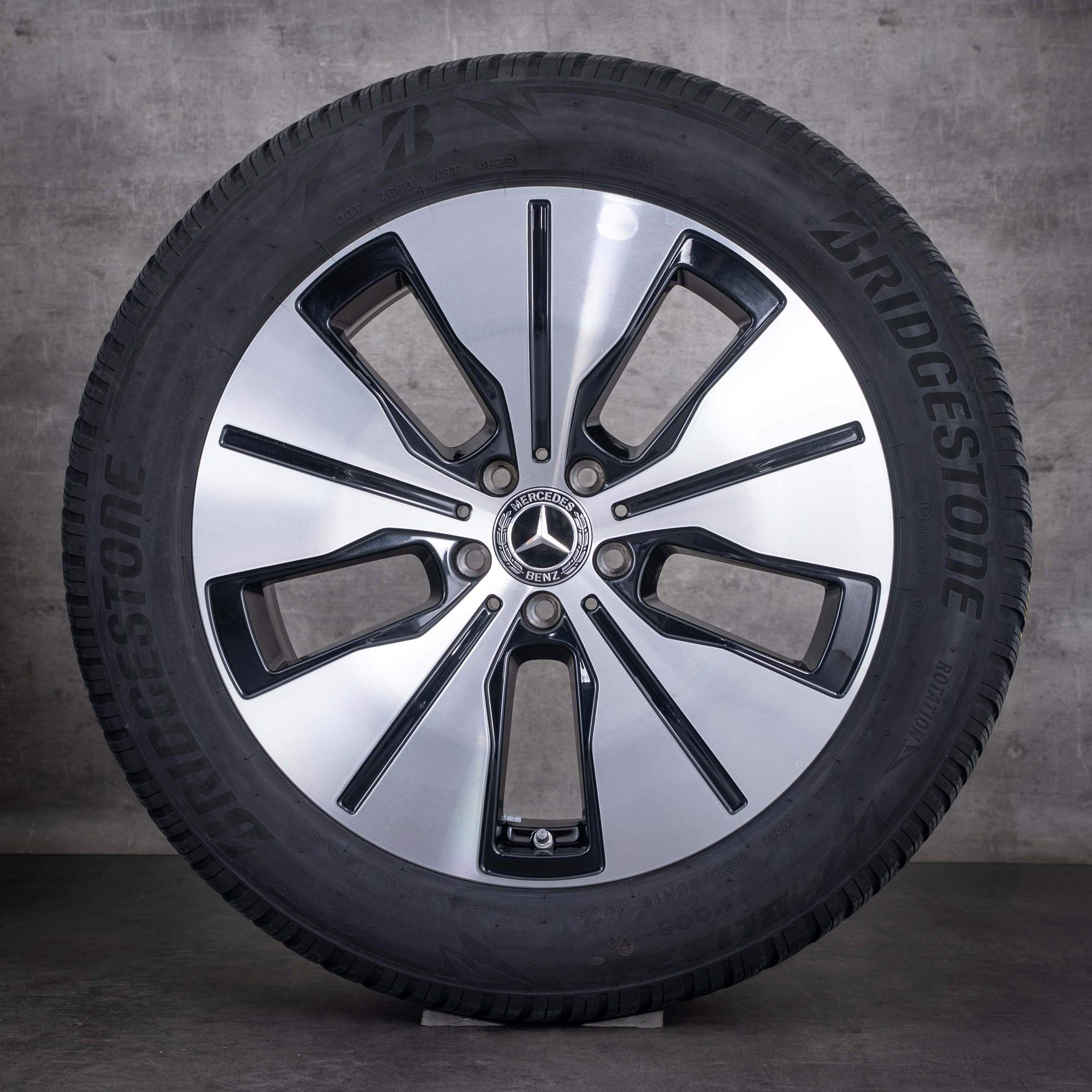 OEM Mercedes-Benz EQC 19inch N293 winter wheels black rims diamond cut front A2934010100 - wheel 4 of 4