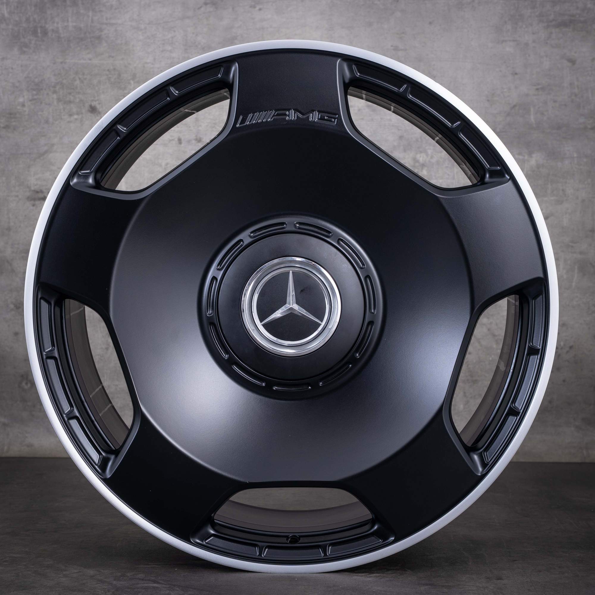 Oryginalne koła zimowe do Mercedes-Benz Klasy G G63 AMG 22 cale modele W463 W465 felgi monoblokowe A4634014100 czarne matowe z diamond cutem