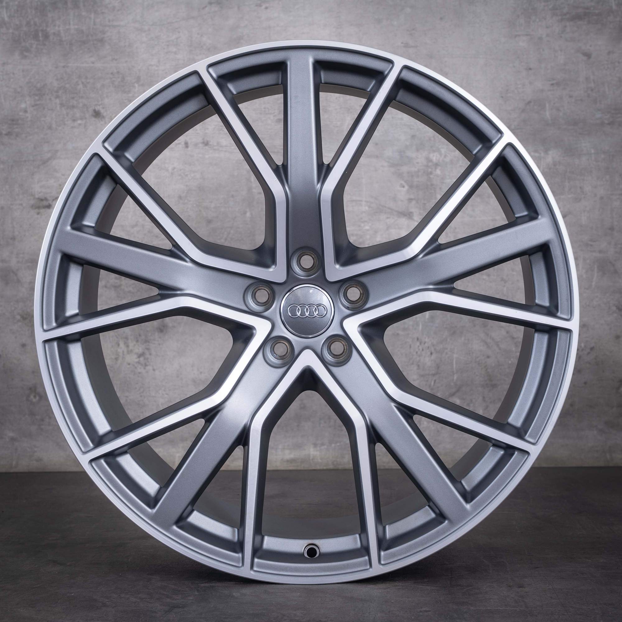 Original Audi Q7 SQ7 Felgen 22 Zoll 4M 4M0601025AG titan matt front glanzgedreht
