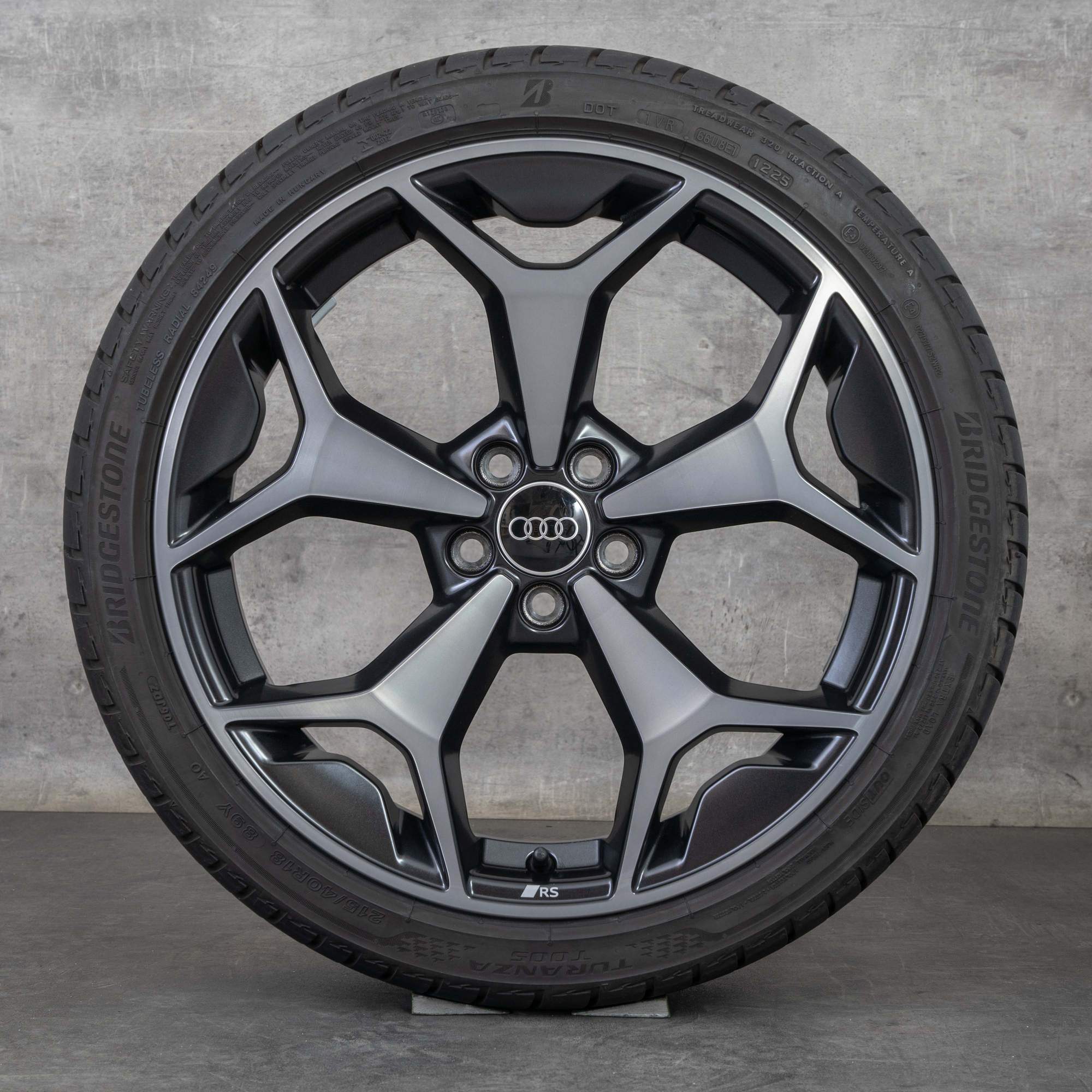 Original Audi A1 Felgen 18 Zoll GB Sommerräder 82A601025BC granit matt glanzgedreht