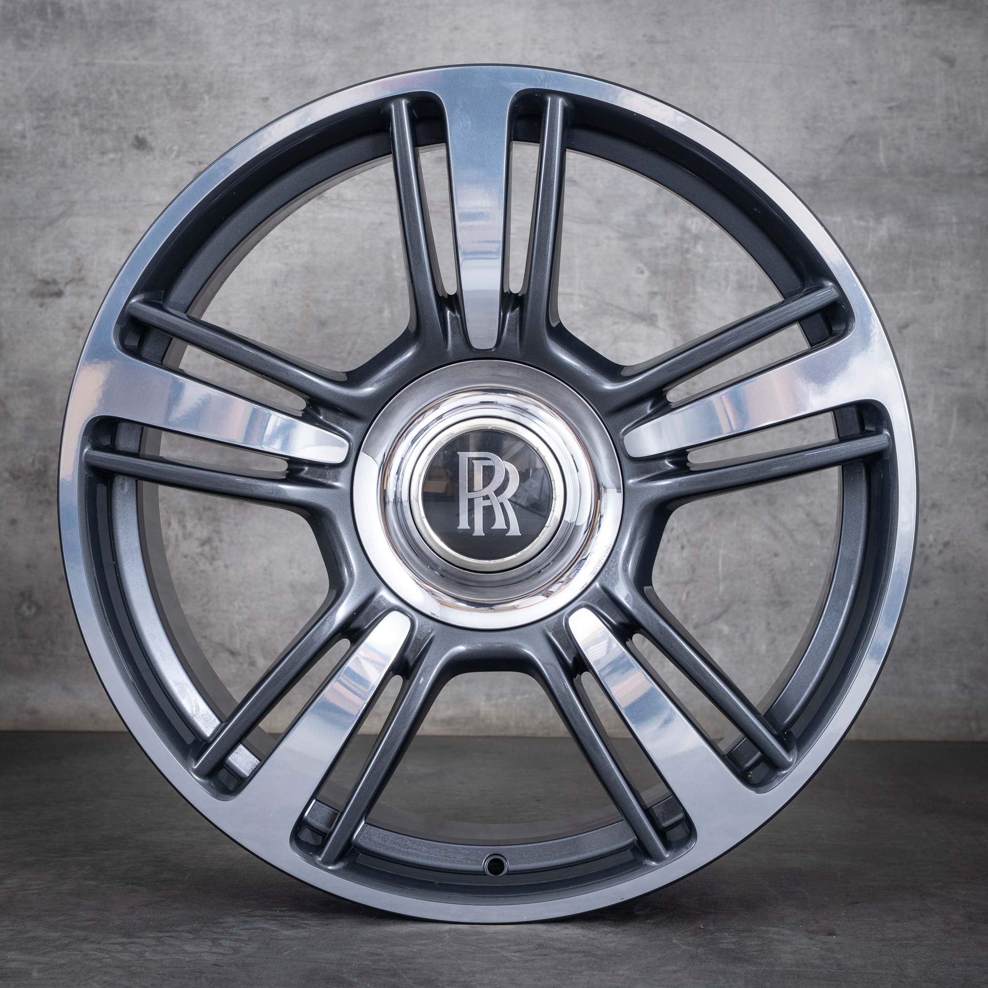Alkuperäiset Rolls Royce Wraith Dawn vanteet 21 tuuman RR5 RR6 Styling 602 6859172 6859173 titaani kiillotettu.