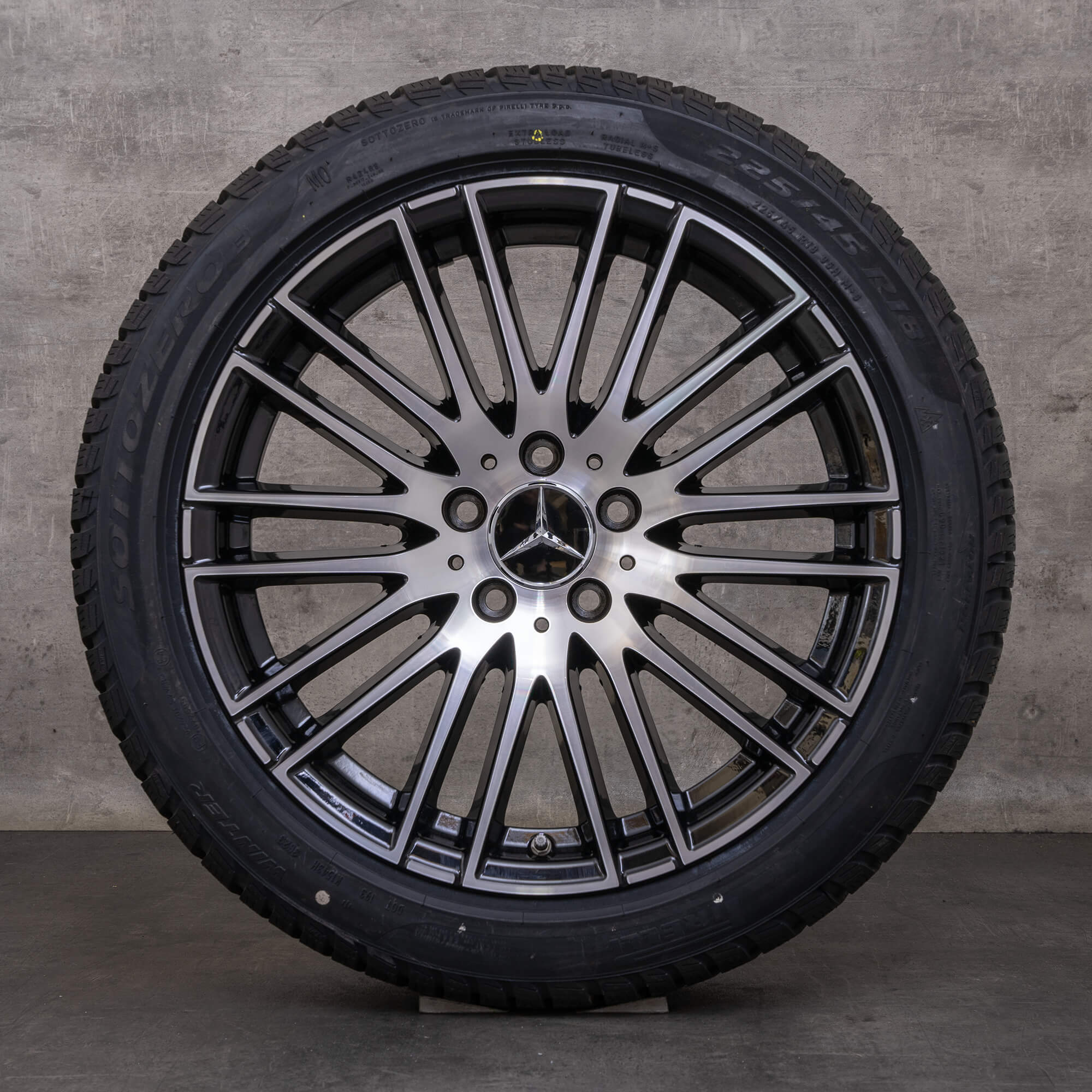 Alkuperäiset Mercedes Benz C-sarjan talvirenkaat 18 tuuman W206 S206 vanteet DOT23 A2064014900 musta kiillotettu