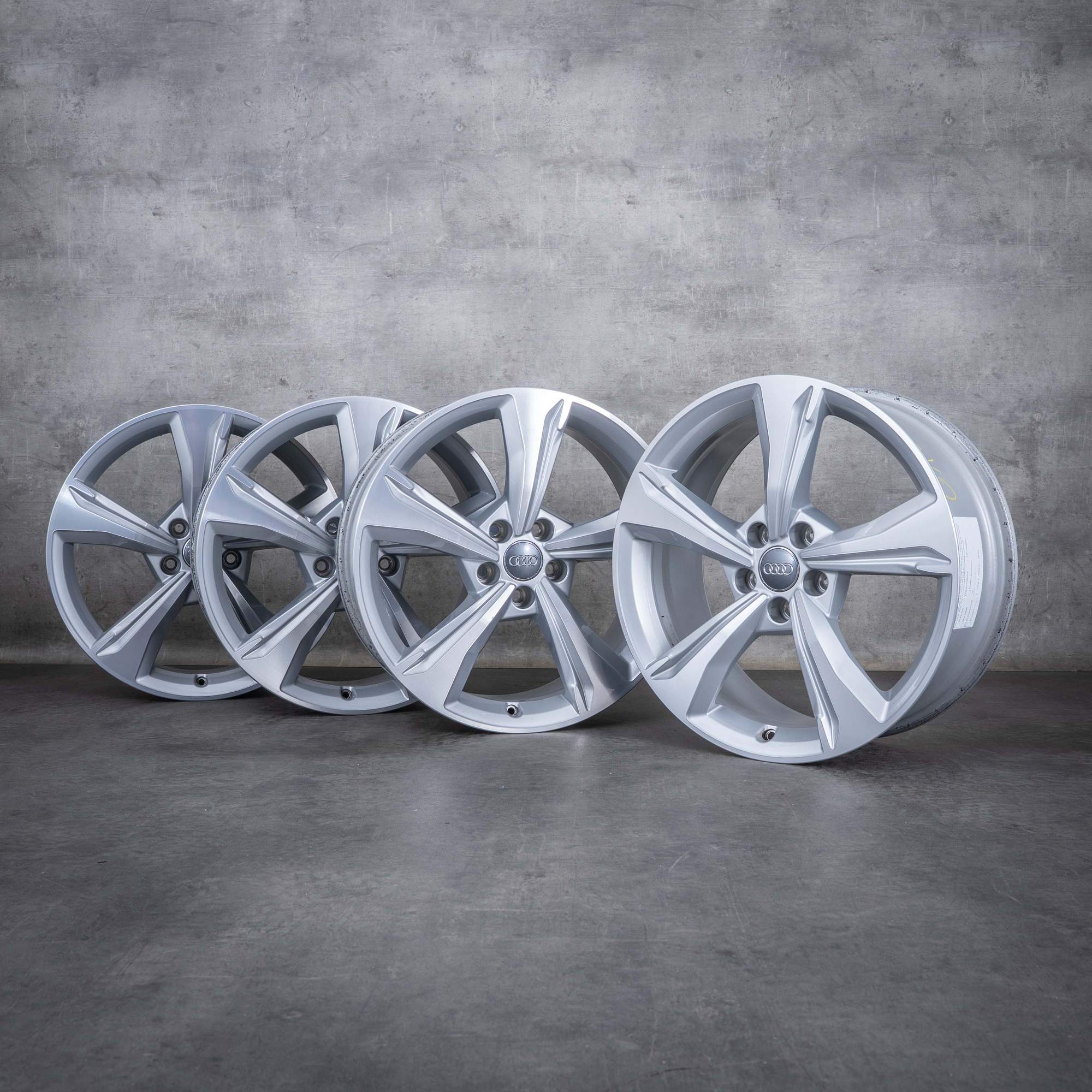 Originale Audi Q5 SQ5 cerchi auto 19 pollici FY 80A601025E argento lucidato frontalmente