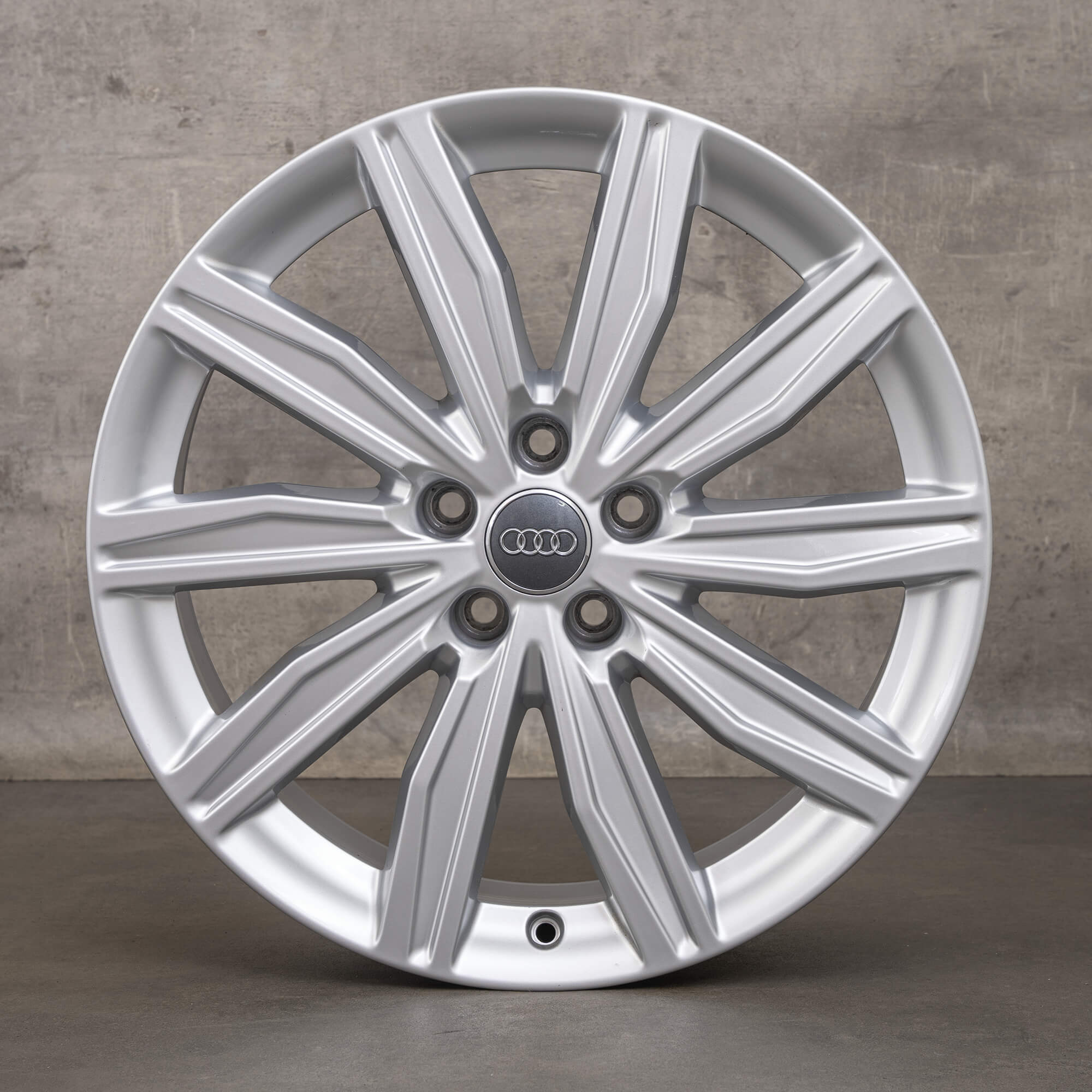 Jantes d'origine Audi A6 S6 4K C8 19 pouces dynamique 4K0601025M argent