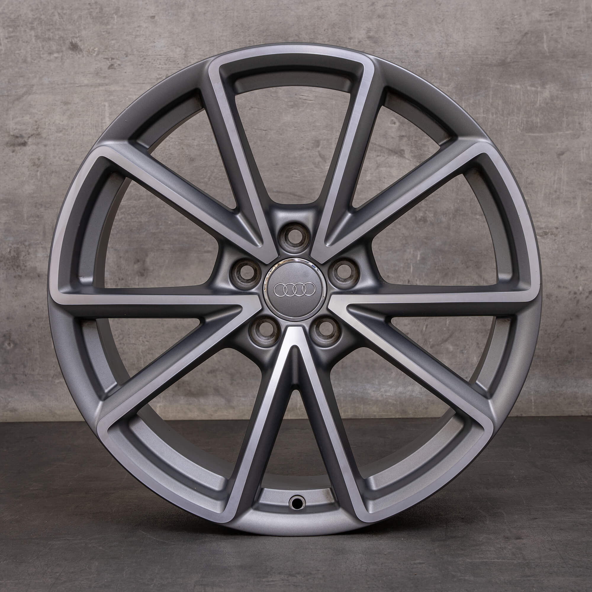 OEM Audi A4 S4 Rims 19 inch B8 8K 8K0601025CT titanium matt glossy