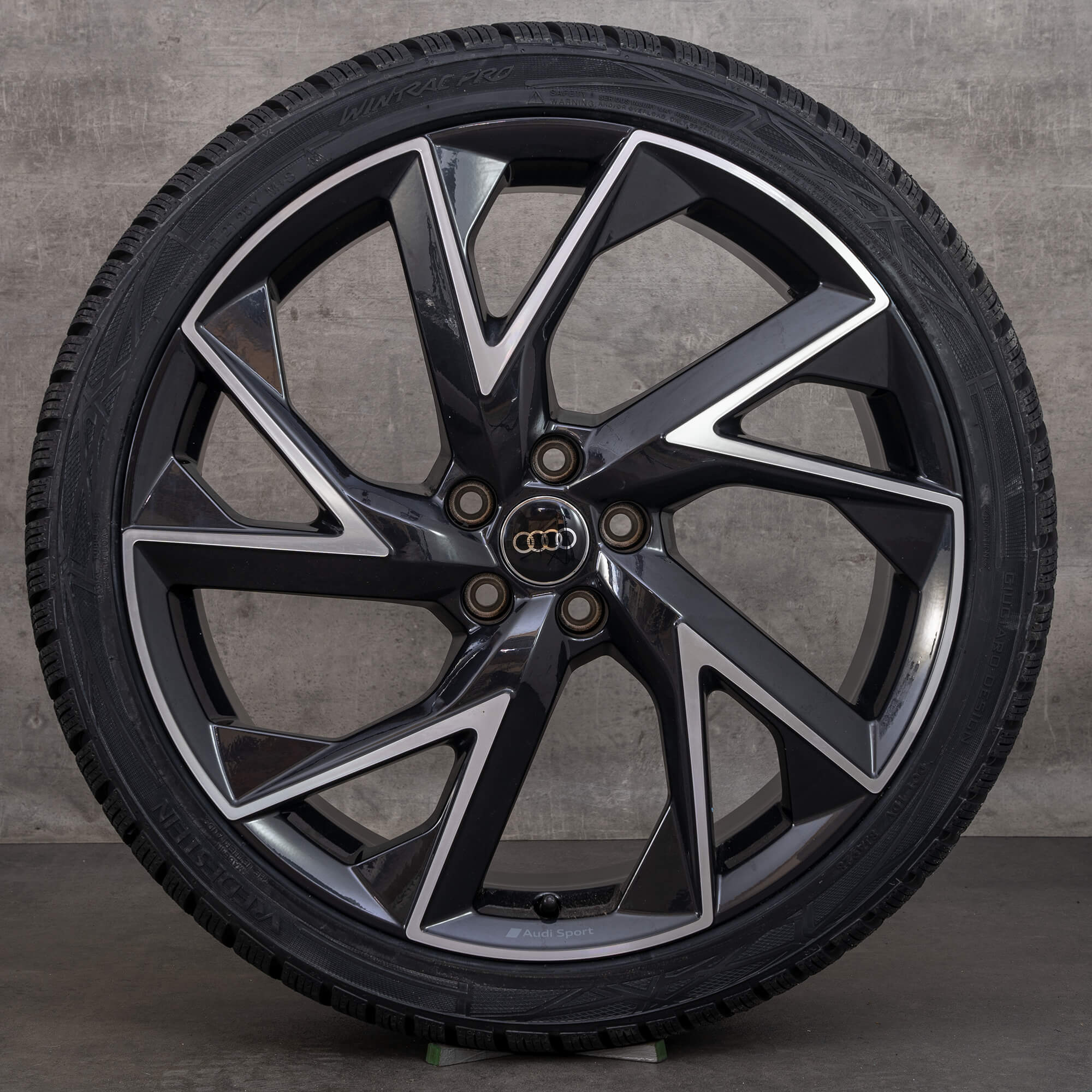 Audi 21 Zoll Felgen RSQ3 F3 Winterreifen Winterräder 83A601025AE