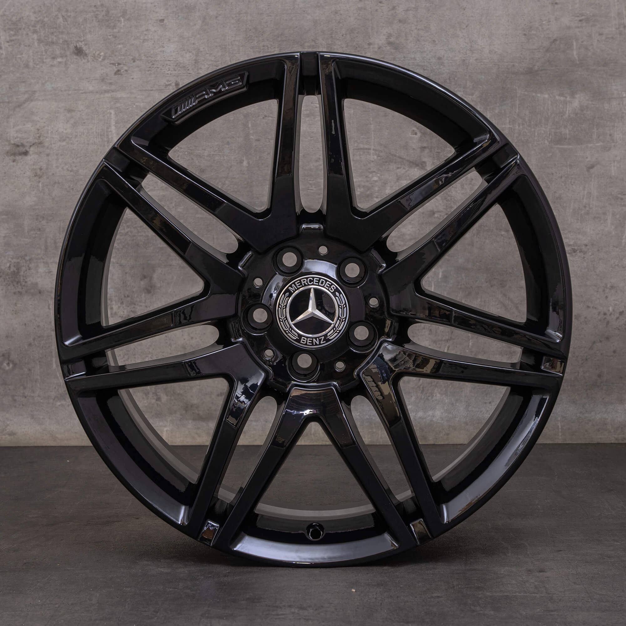 Orijinal Mercedes Benz E-Serisi AMG jantlar 19 inç W212 S212 A2124014502 A2124014602 siyah parlak