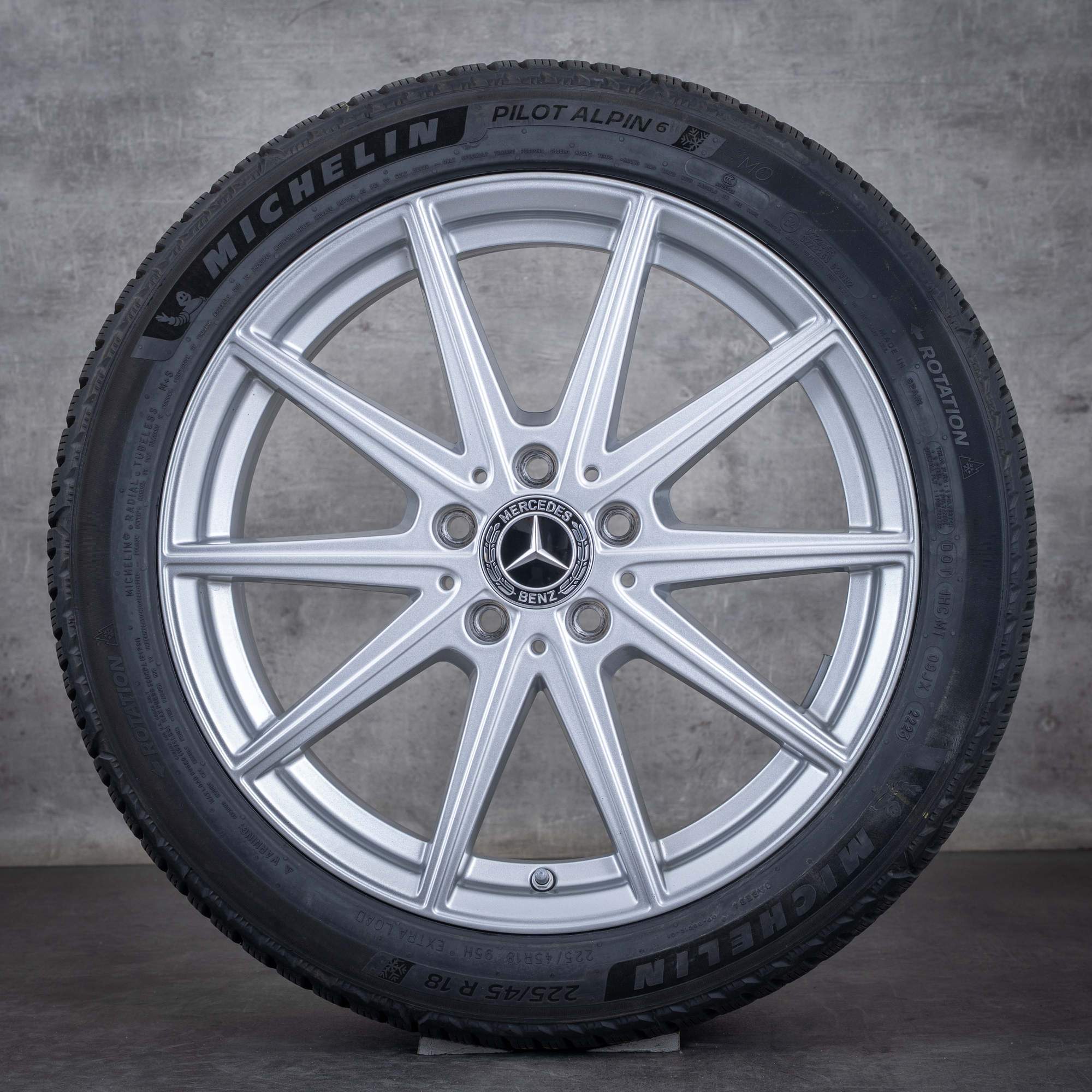 Oryginalne koła zimowe Mercedes Benz CLA 18 cali C174 felgi A1784010000 srebrne błyszczące