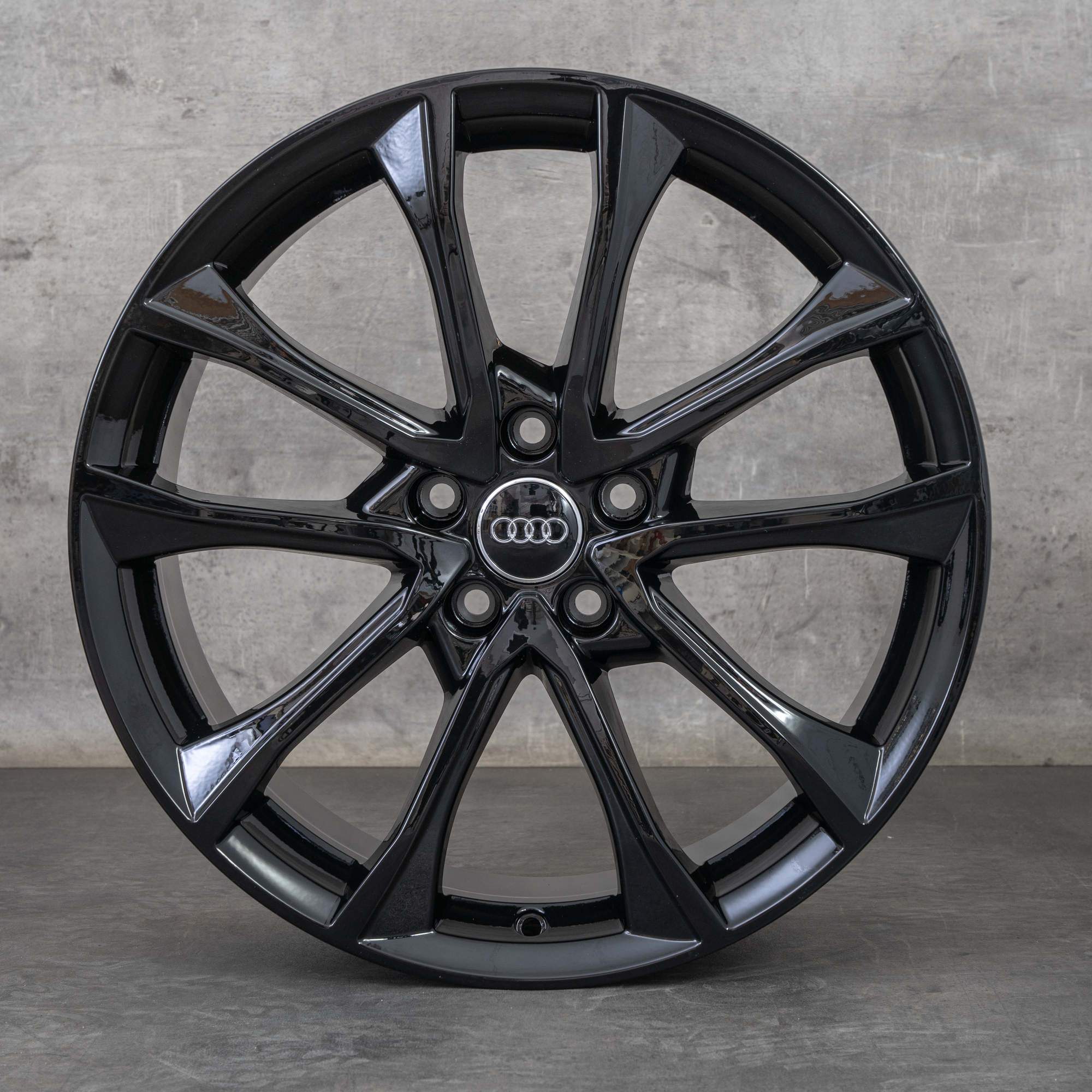 Alkuperäiset Aidot Audi A4 S4 vanteet 19 tuuman B9 8W 8W0601025BF musta kiiltävä