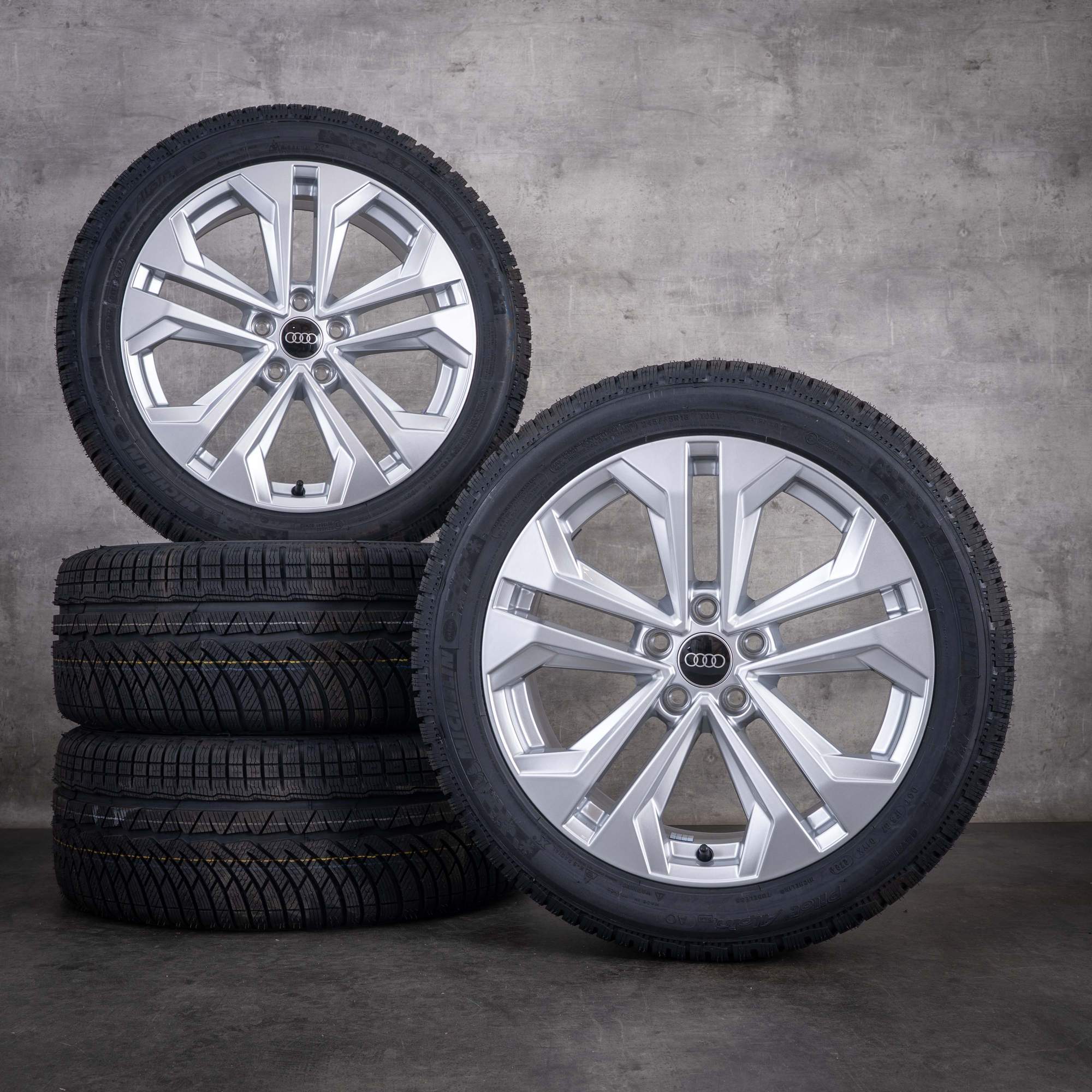 Originální zimní kola Audi A4 18 palců B9 8W Allroad disky 8W9601025L lesklá stříbrná NOVÉ