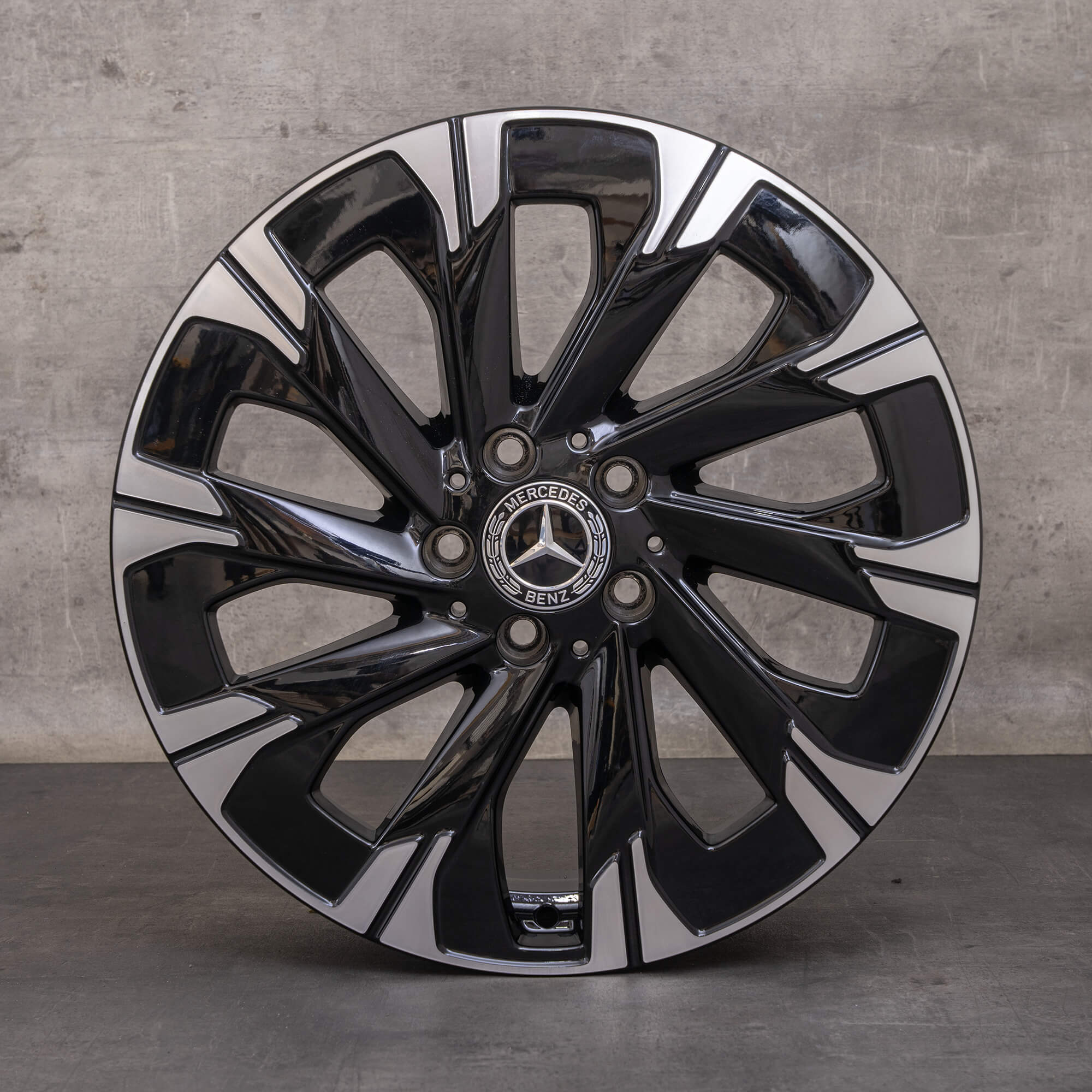 Oryginalne Felgi Mercedes Benz EQV 18 cali Vito W447 A4484011500 czarne polerowane NOWOŚĆ