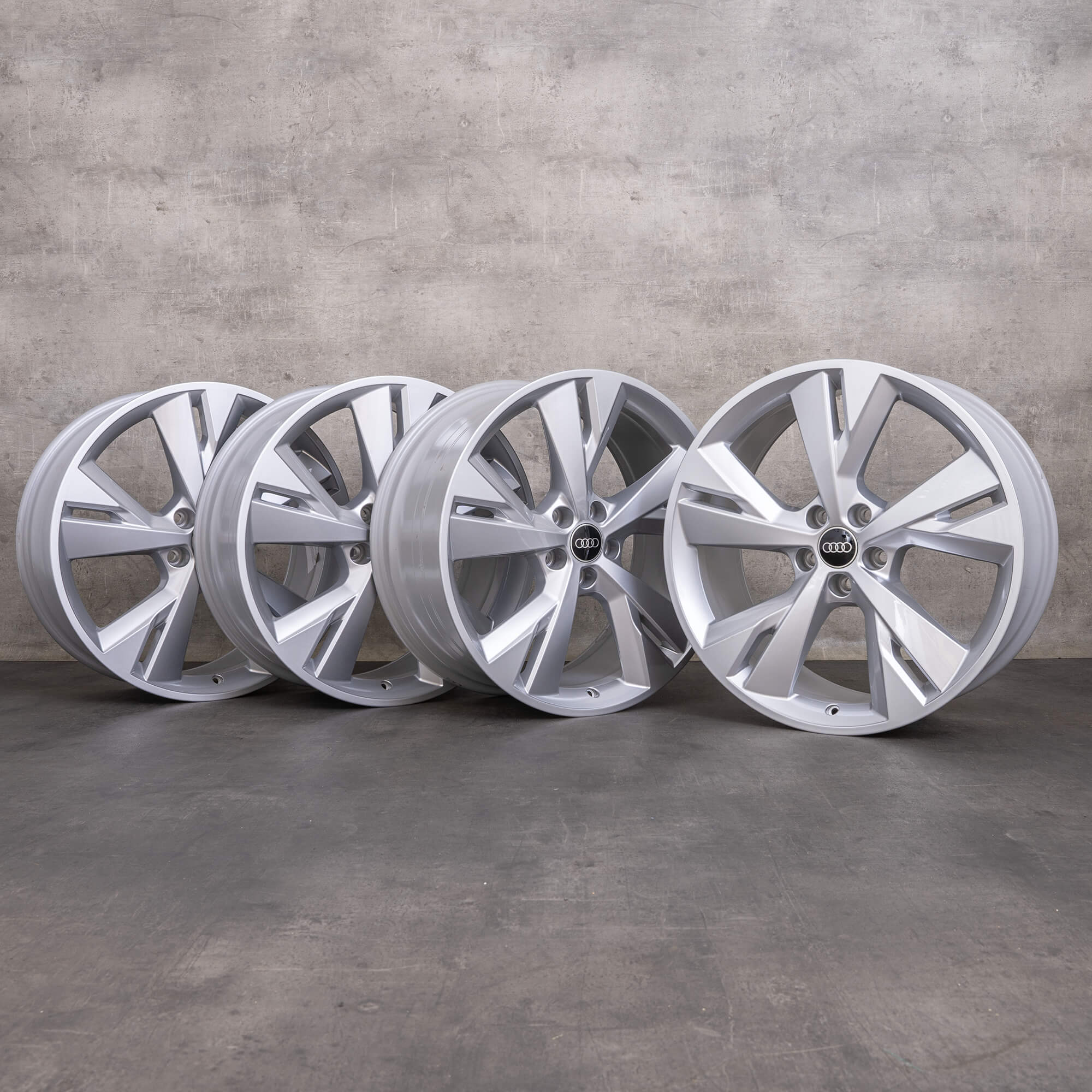 Original Audi e-tron Q4 & Sportback Felgen 20 Zoll FZ 89A601025AP 89A601025AQ silber