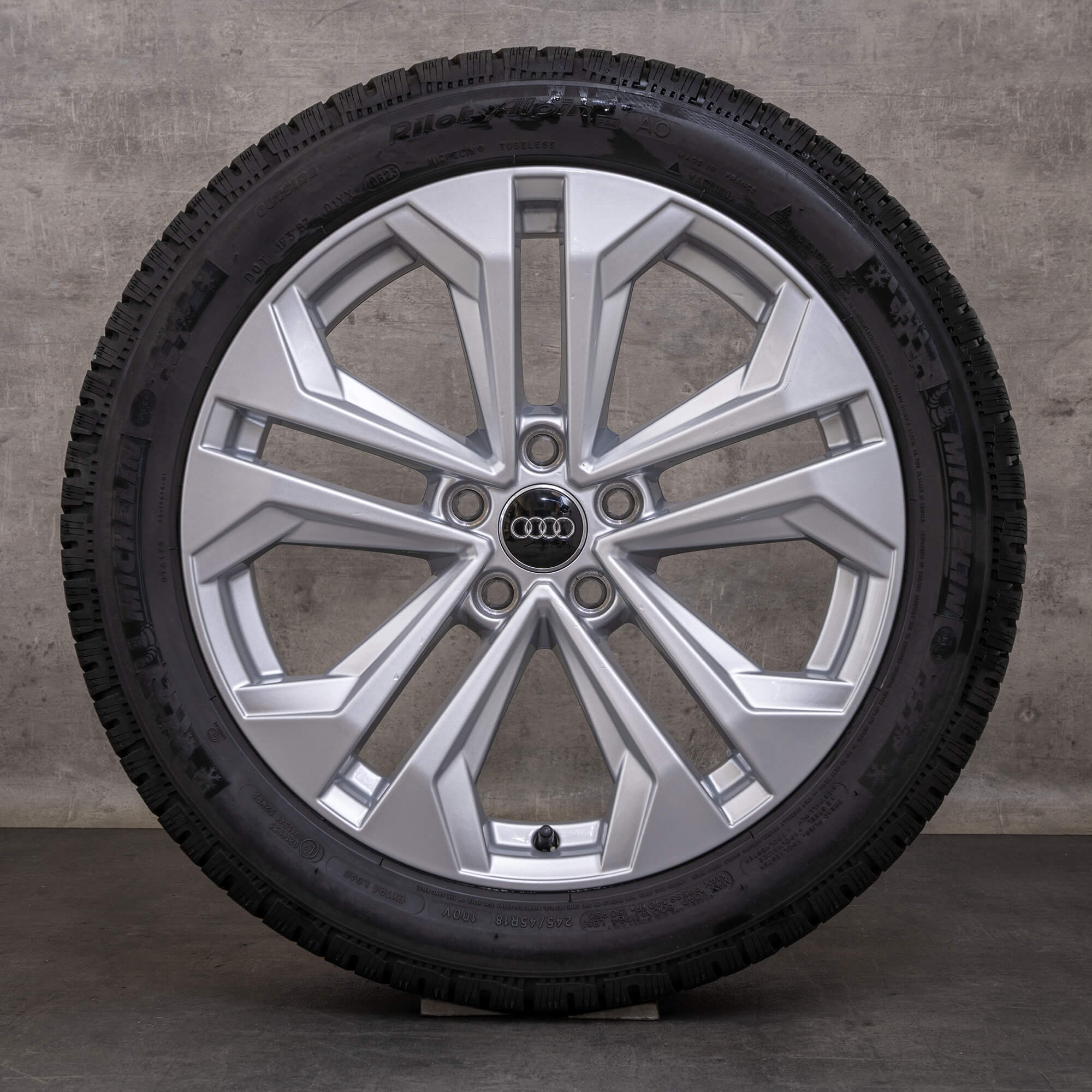 Jantes e pneus inverno originais Audi A4 18 polegadas B9 8W Allroad jantes 8W9601025L prata brilhante